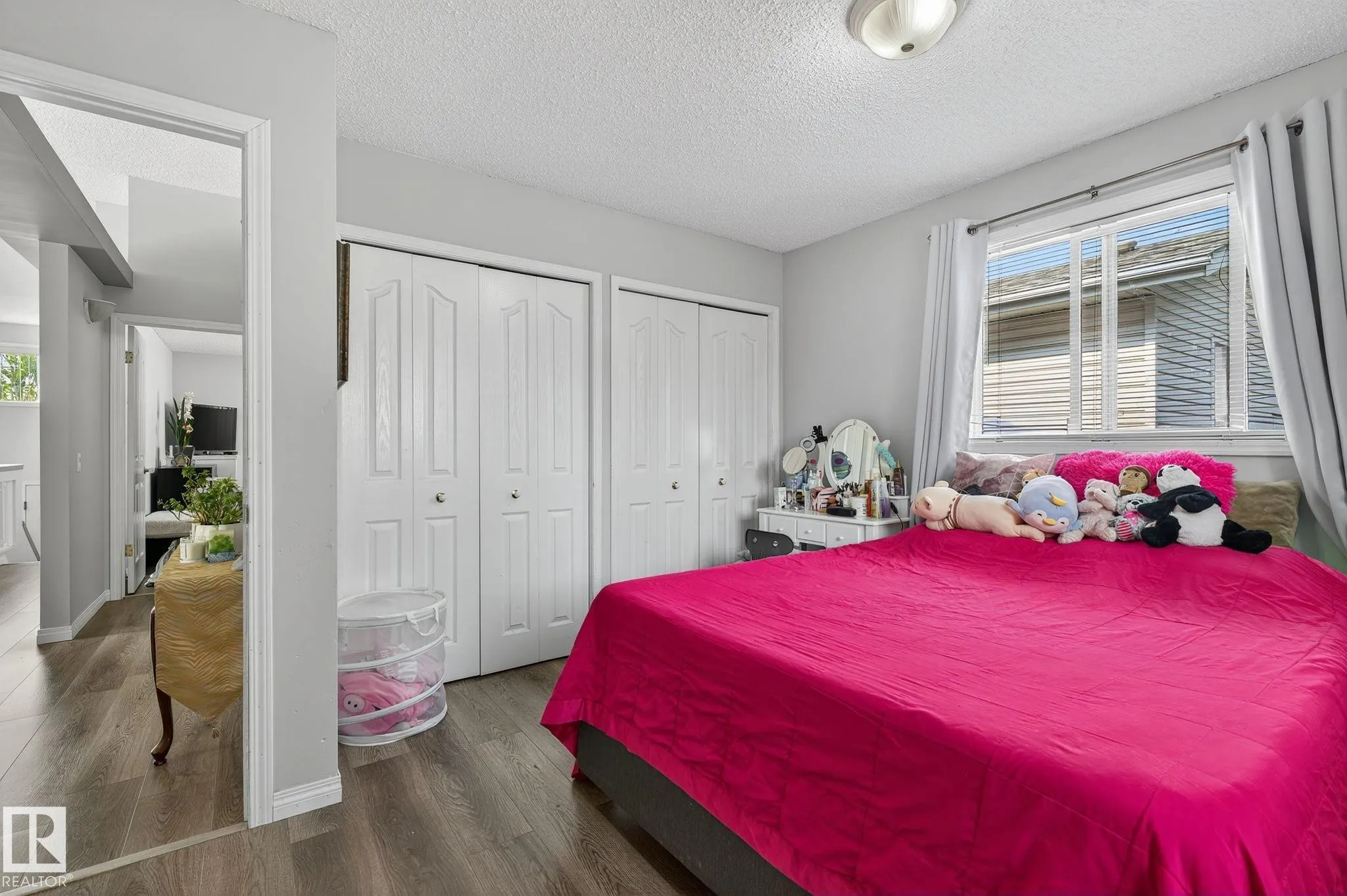 1051 JONES Crescent