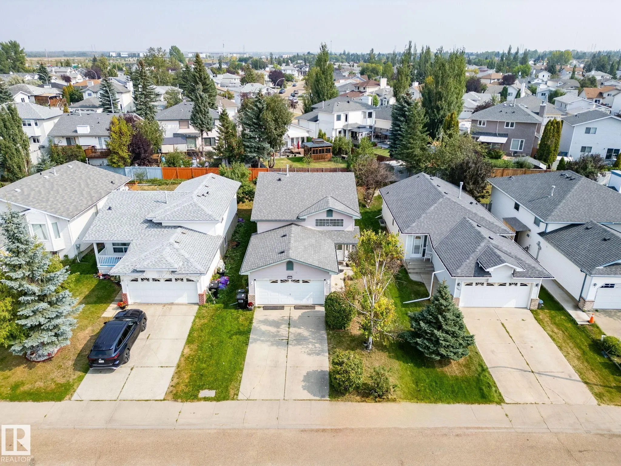 1051 JONES Crescent