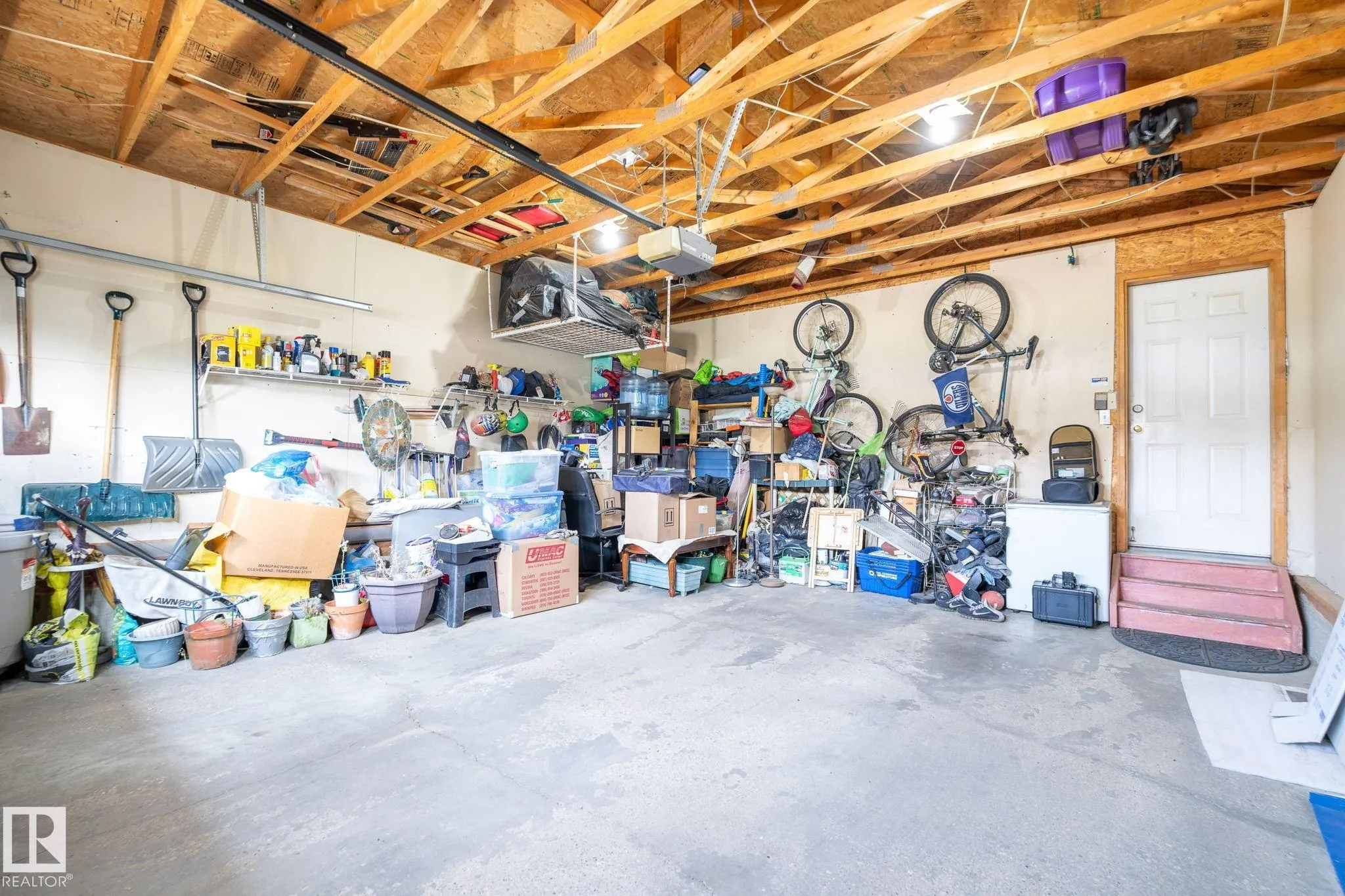 1051 JONES Crescent