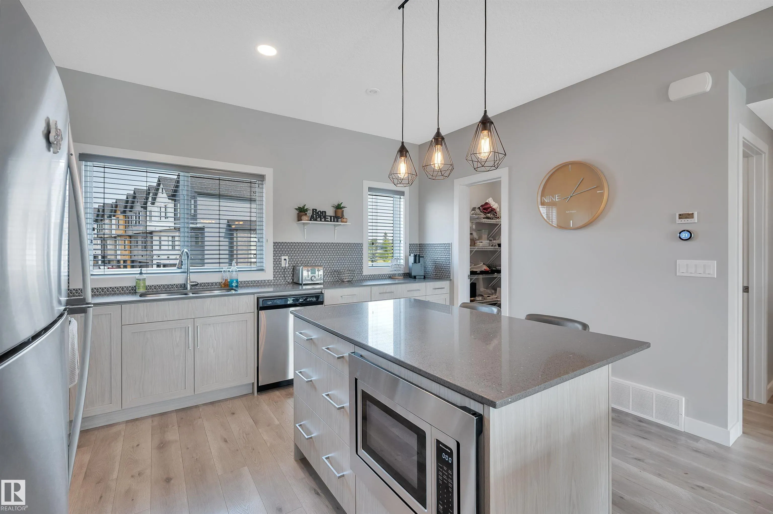 1010 RABBIT HILL Road