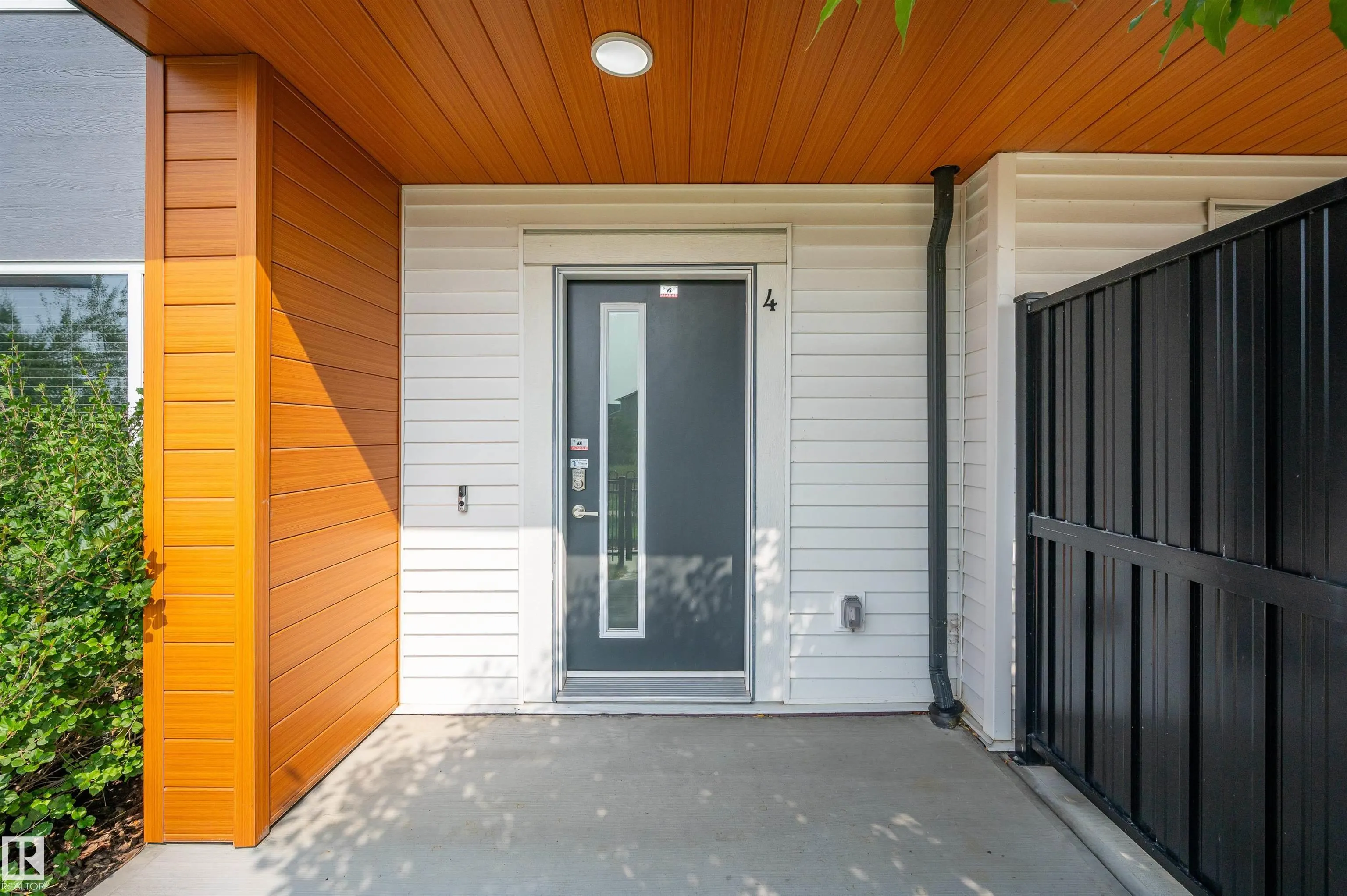 1010 RABBIT HILL Road
