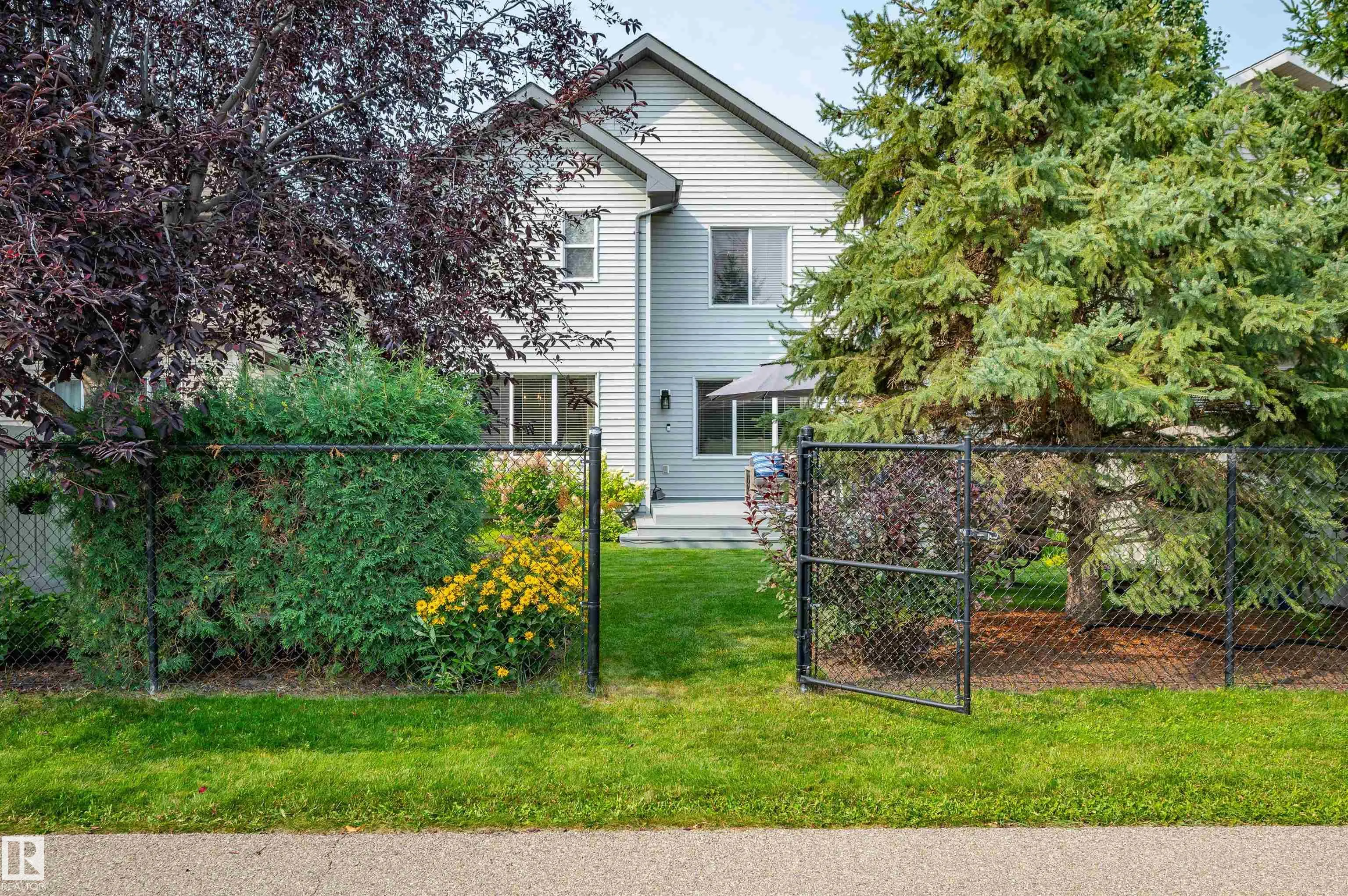 956 Chahley Crescent