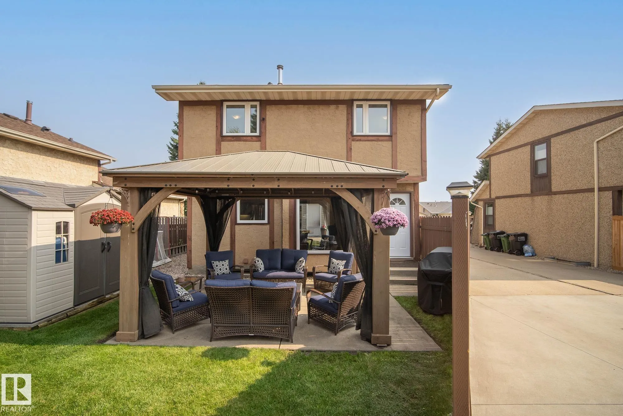 3528 56 Street