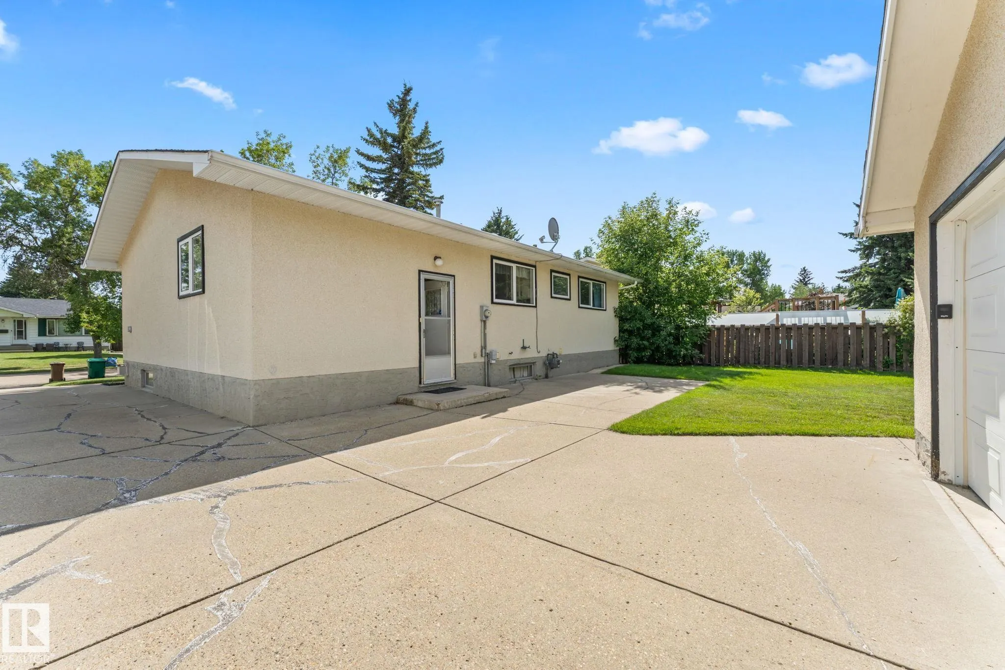 97 LAMBERT Crescent