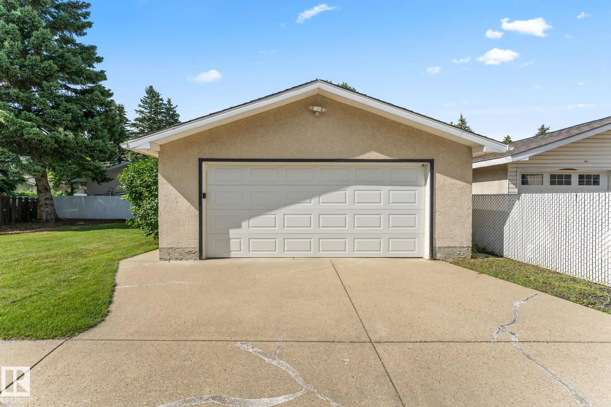 97 LAMBERT Crescent