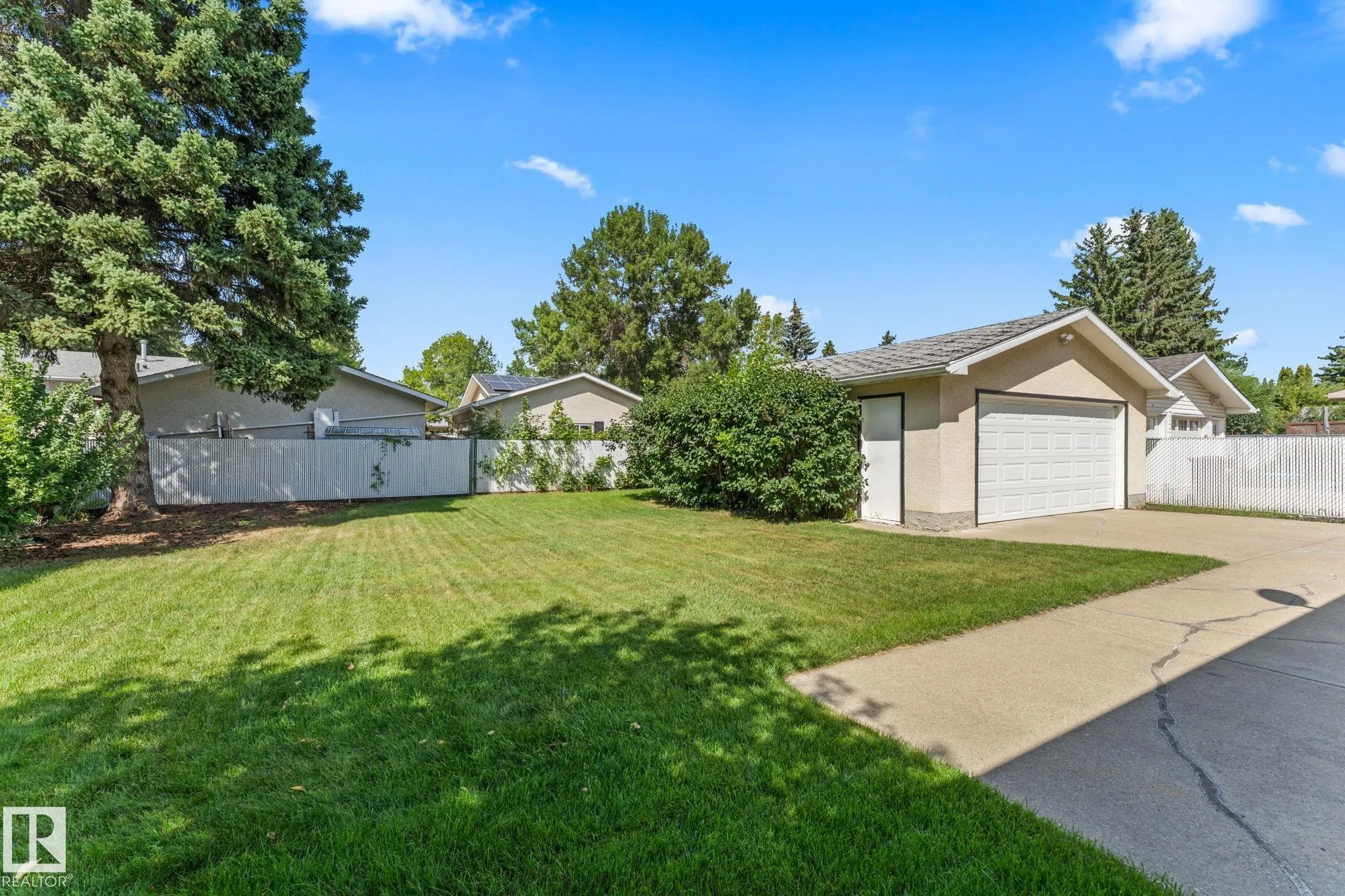 97 LAMBERT Crescent