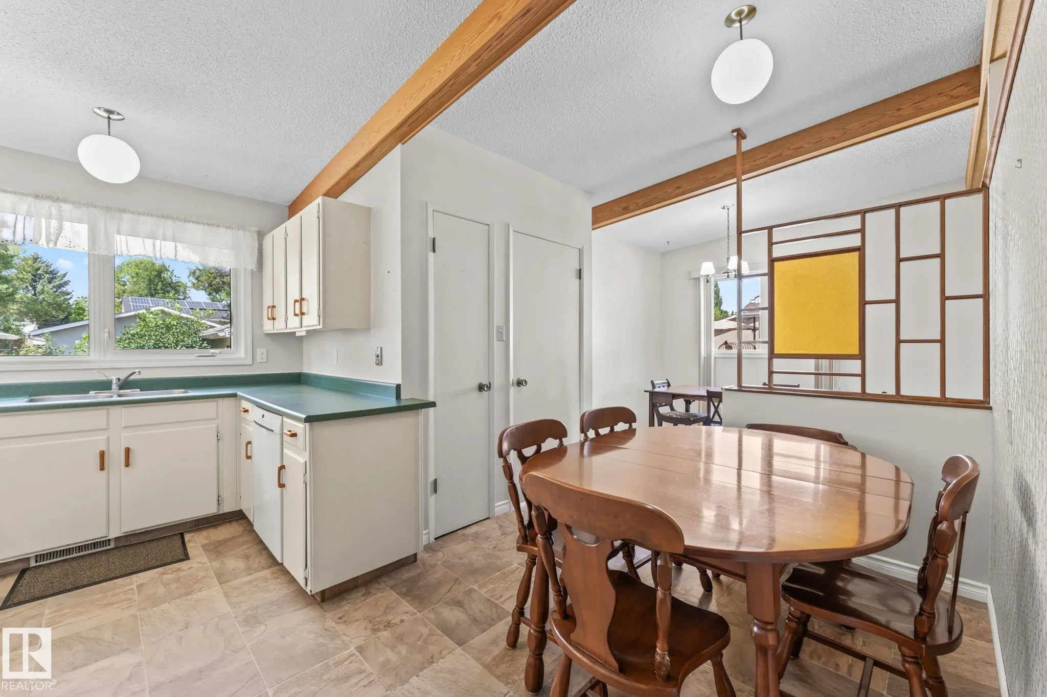 97 LAMBERT Crescent
