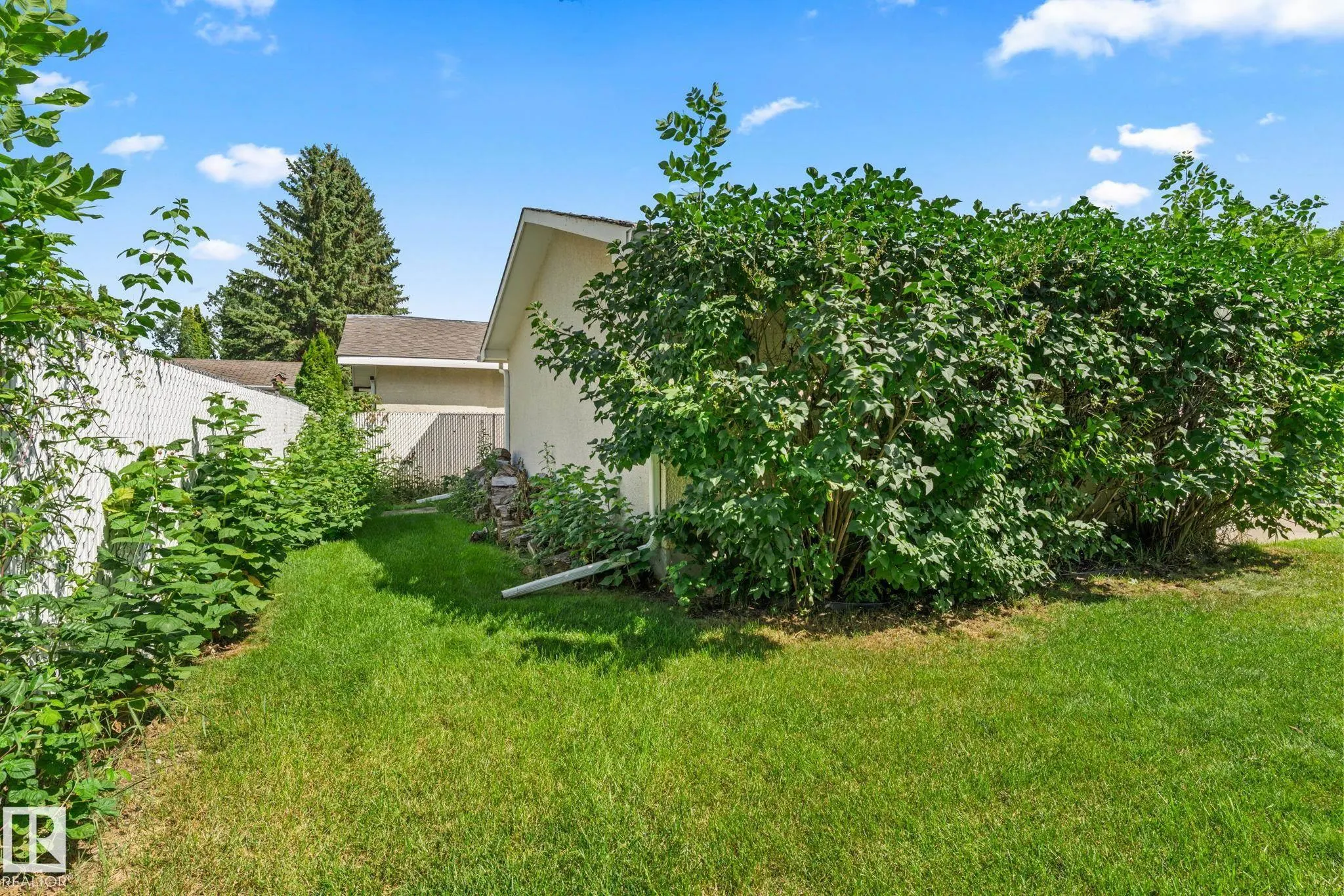 97 LAMBERT Crescent