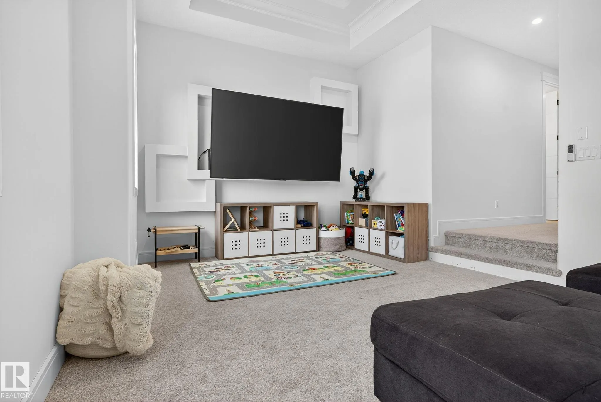 1750 TANAGER Close