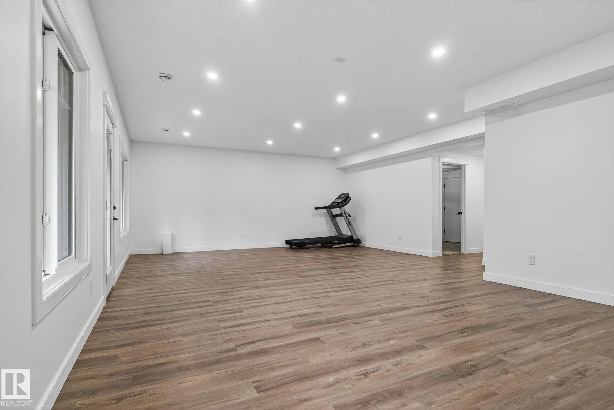 1750 TANAGER Close