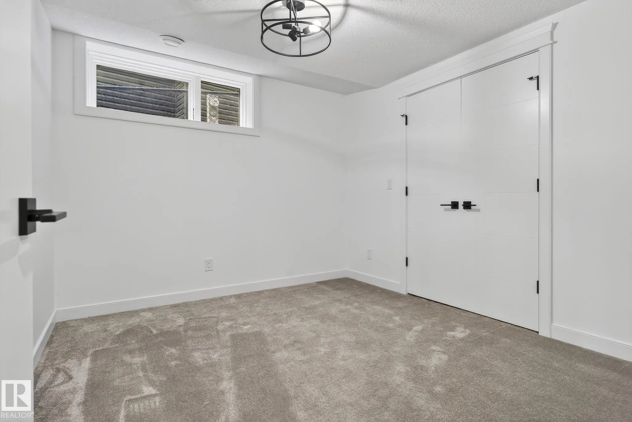 1750 TANAGER Close
