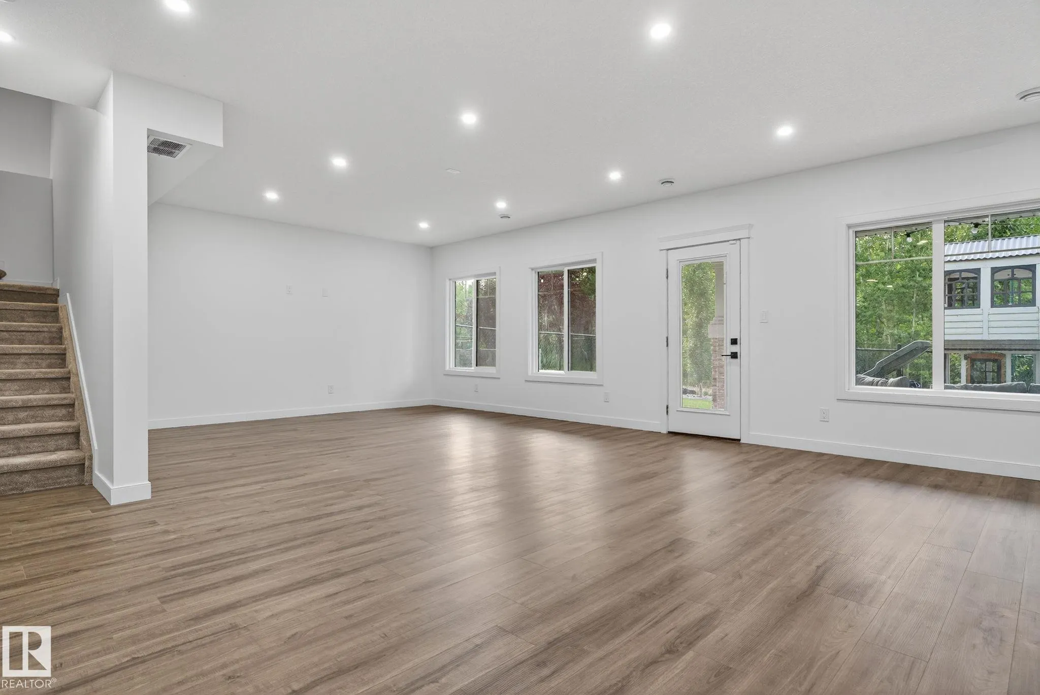 1750 TANAGER Close