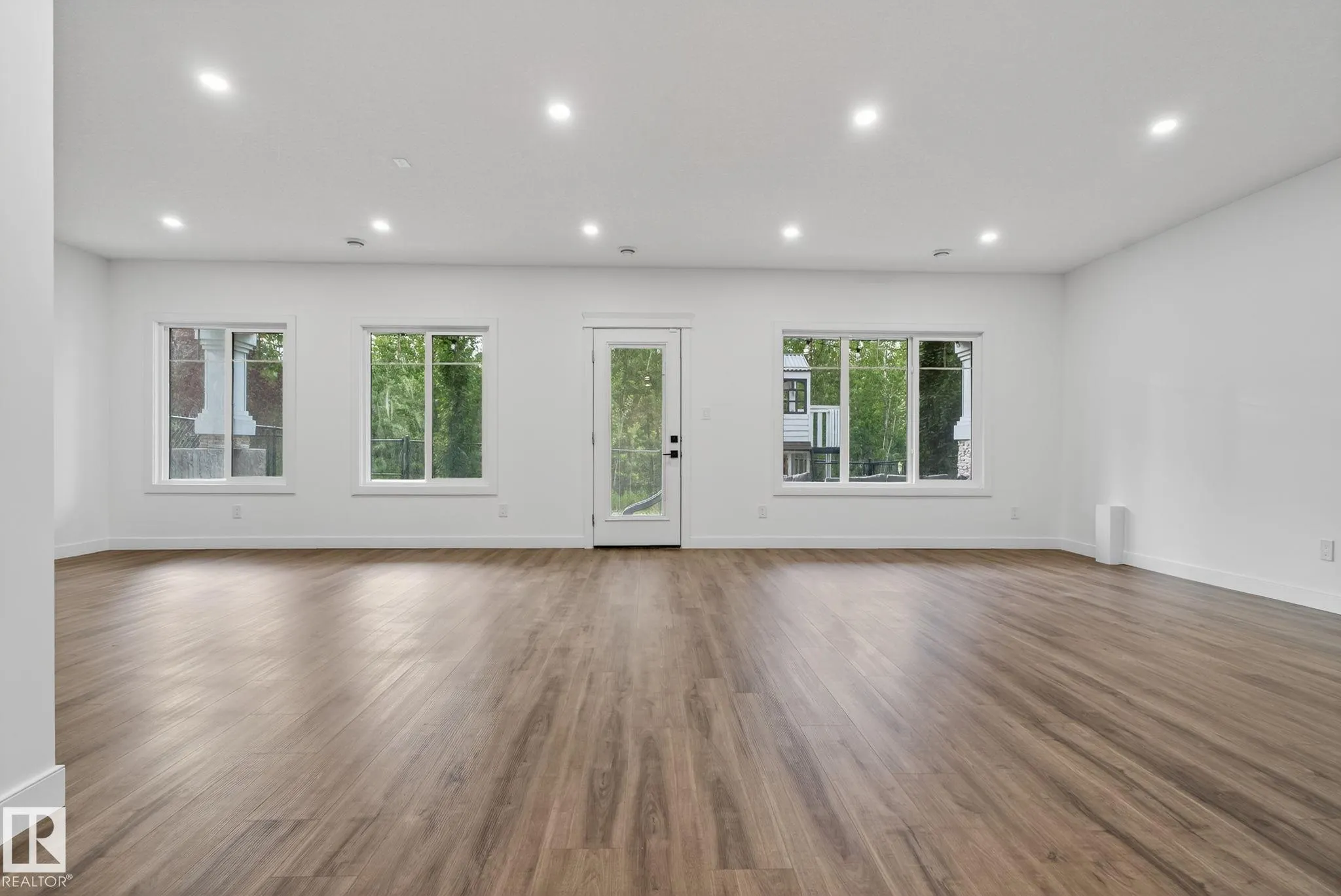1750 TANAGER Close