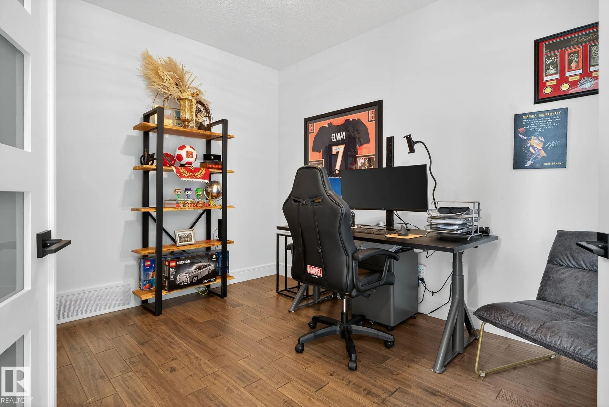 1750 TANAGER Close