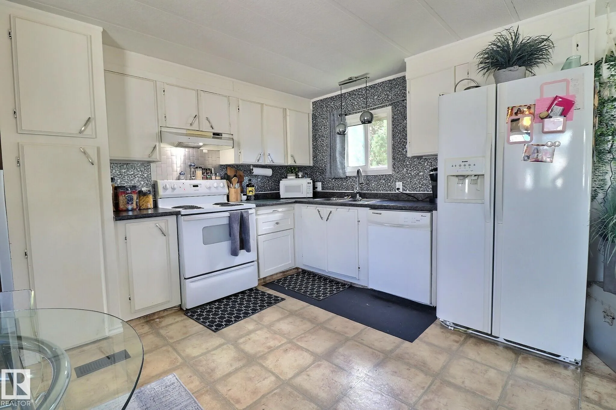 289 Juniper Crescent
