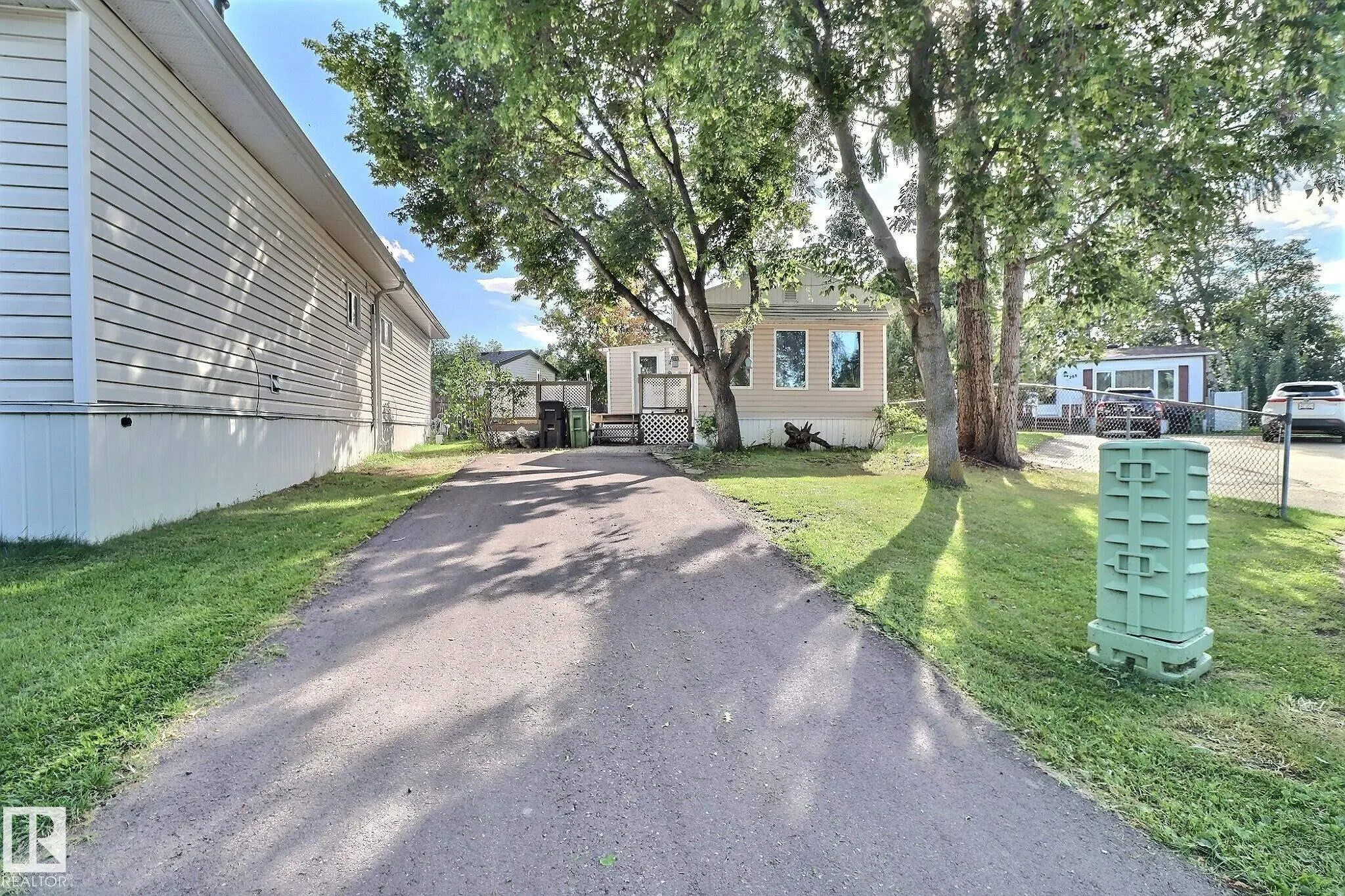 289 Juniper Crescent