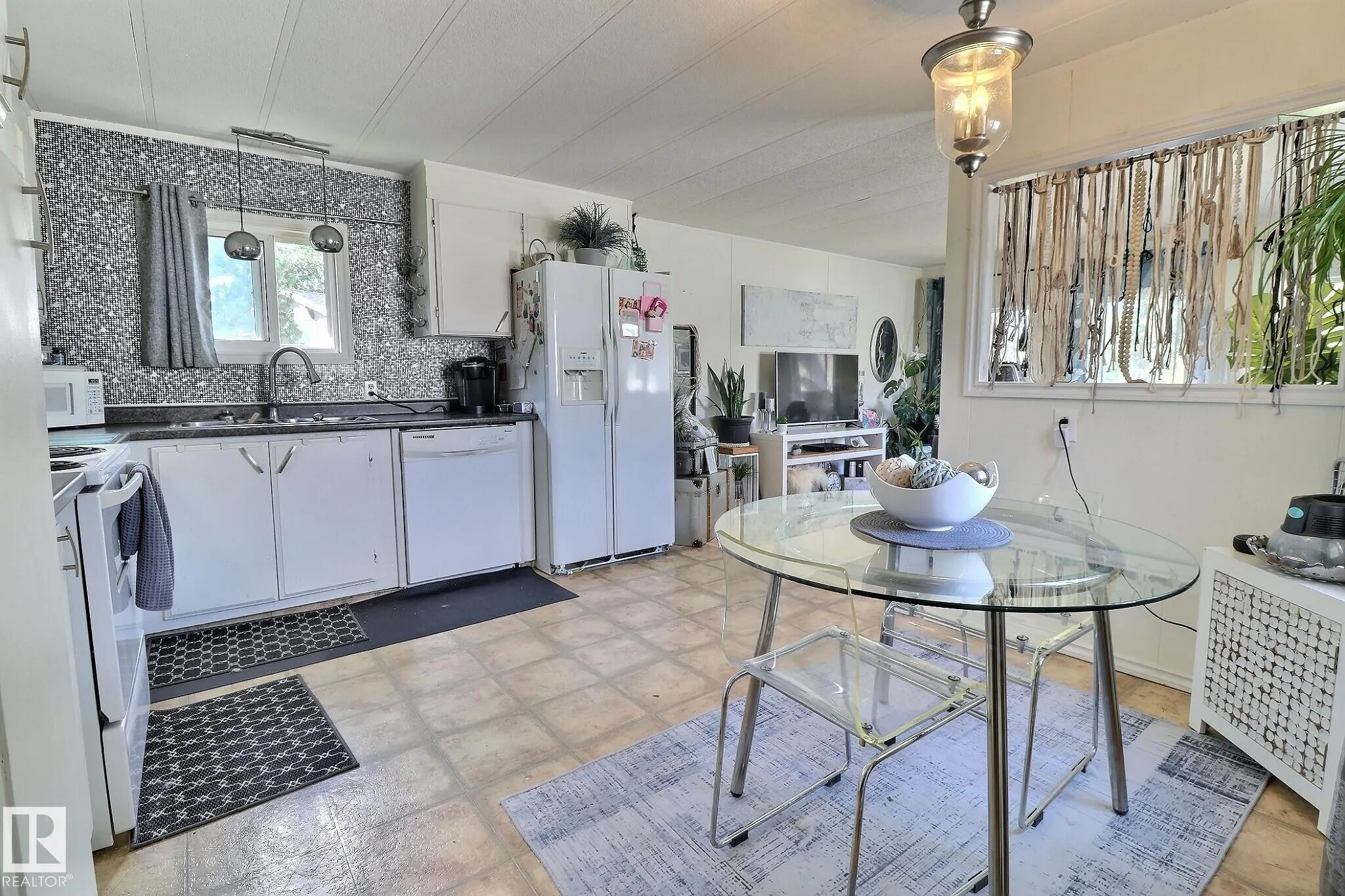 289 Juniper Crescent