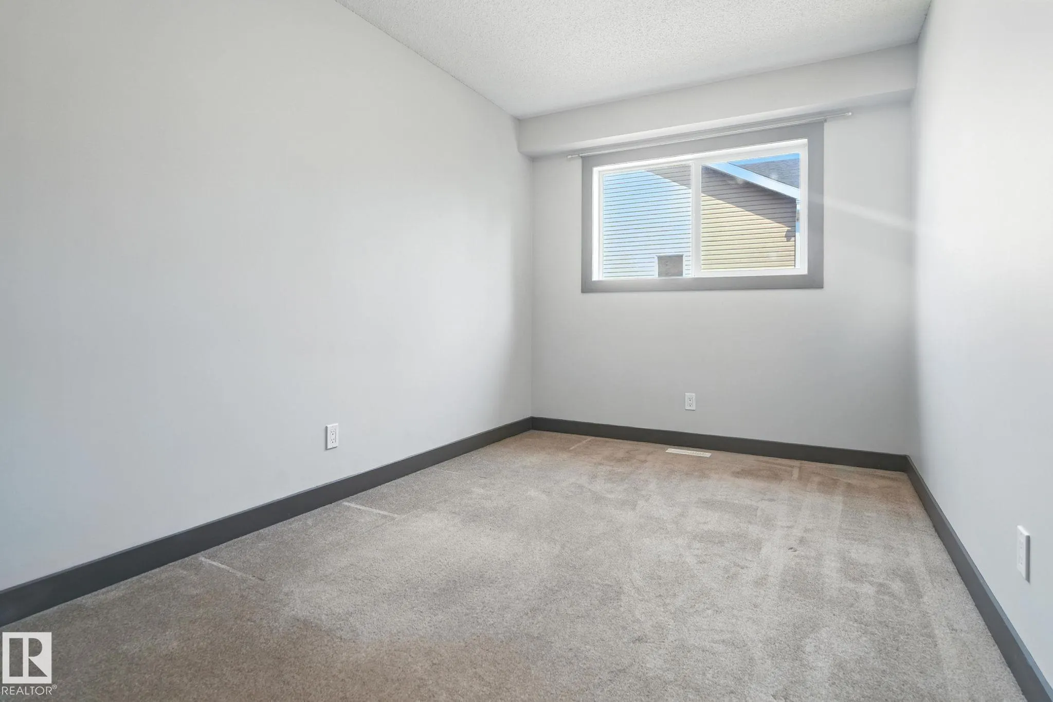 18004 89 Street