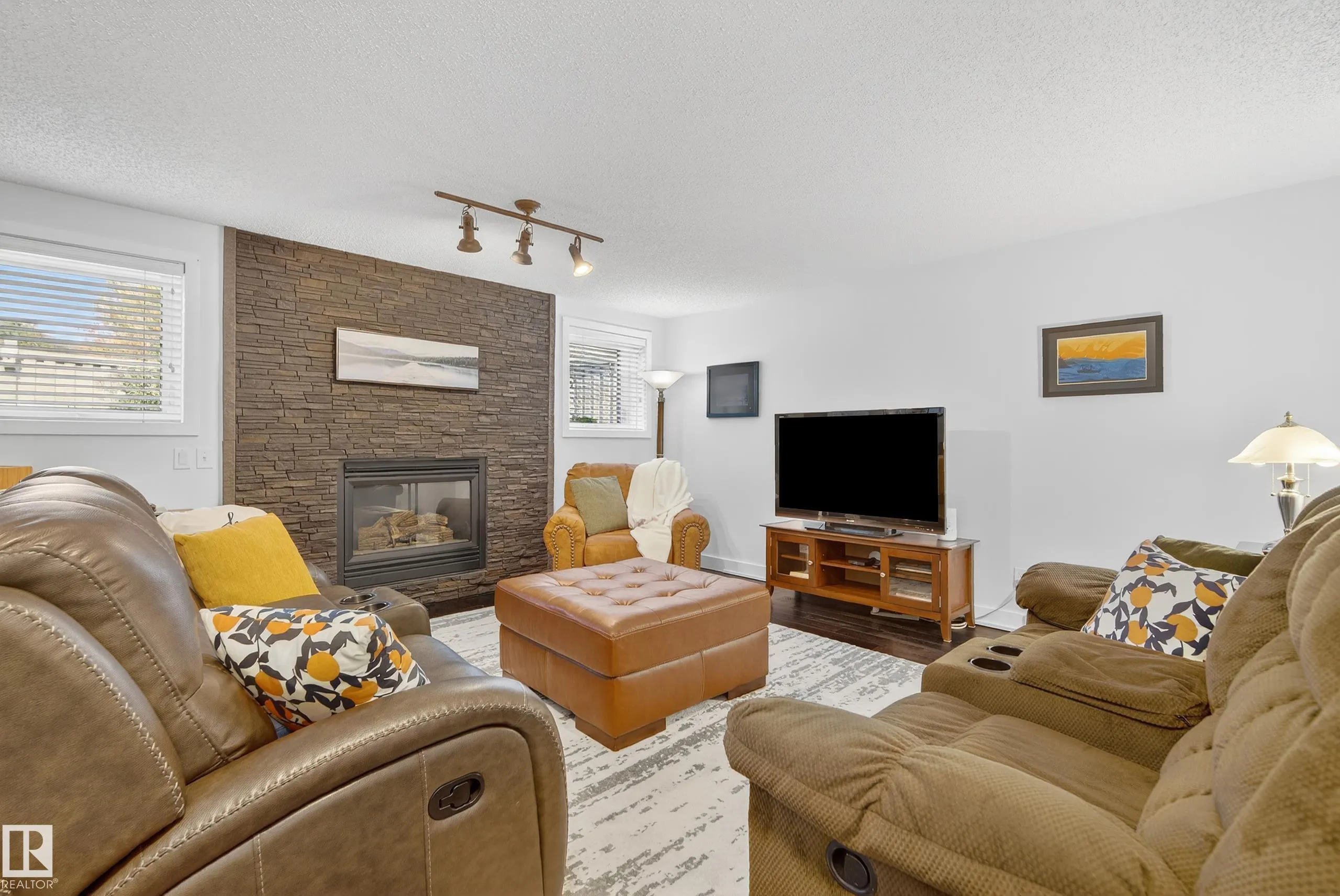 51 OAKPARK Crescent
