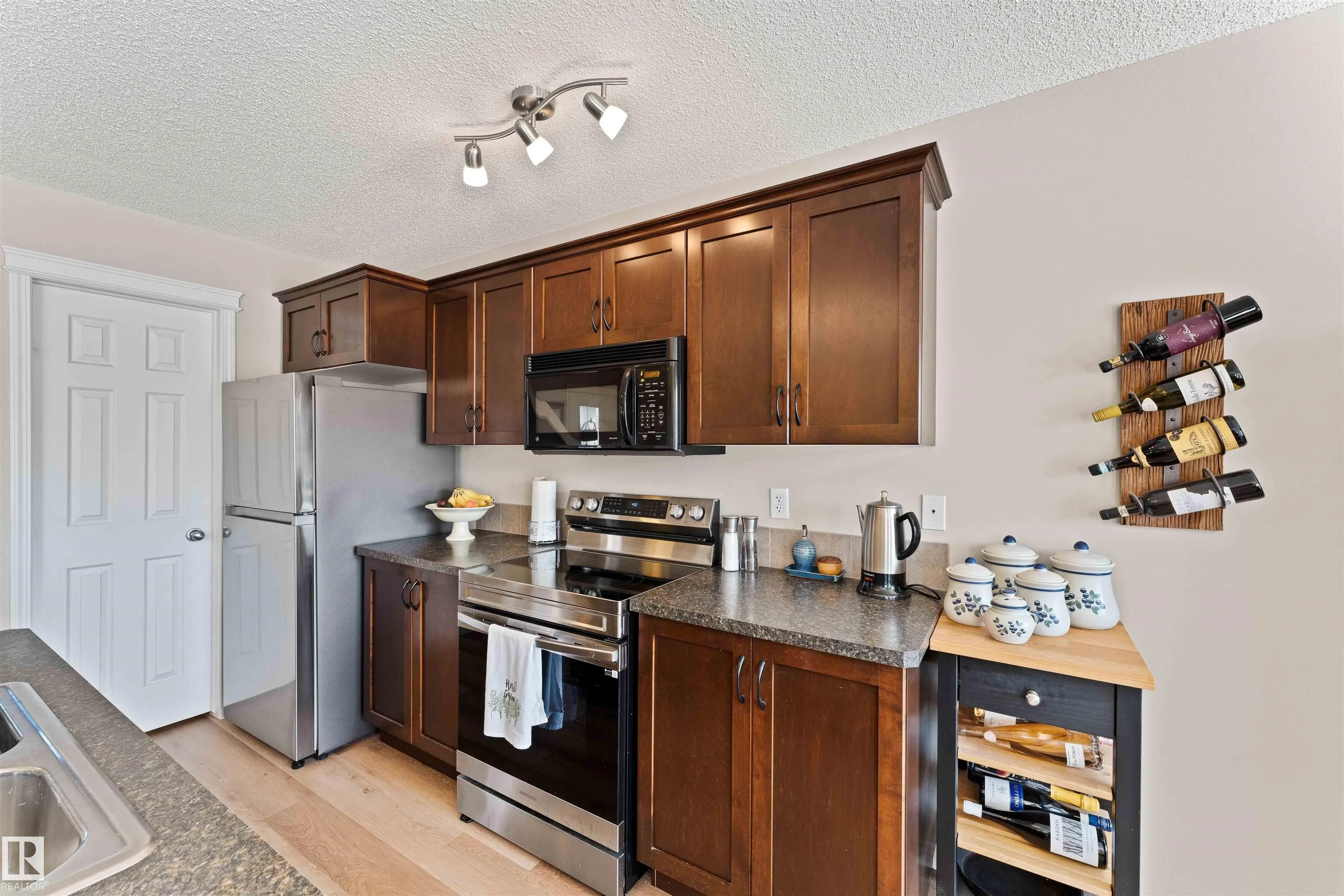 271 SUMMERTON Crescent