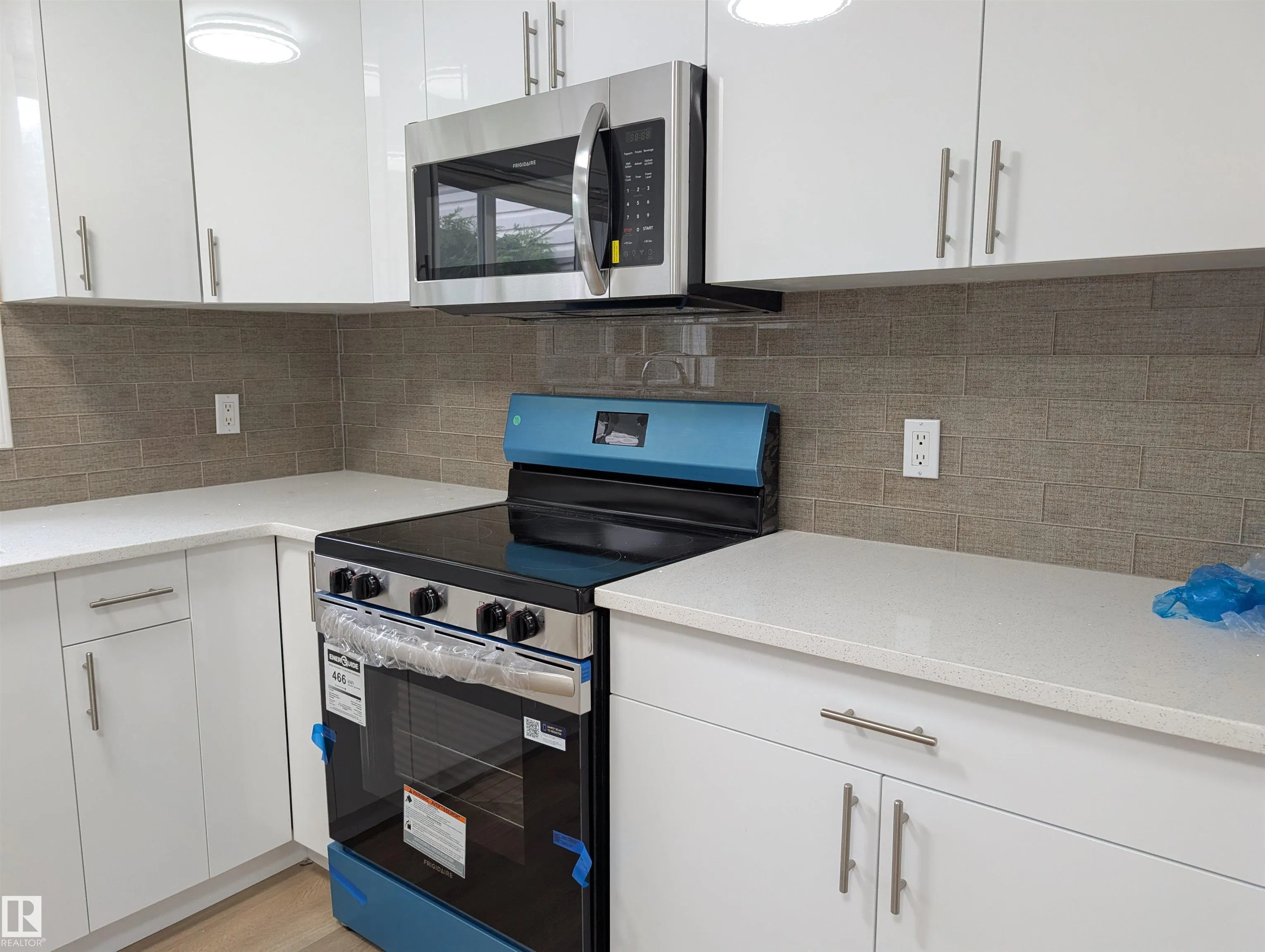 45 WOODVALE Village