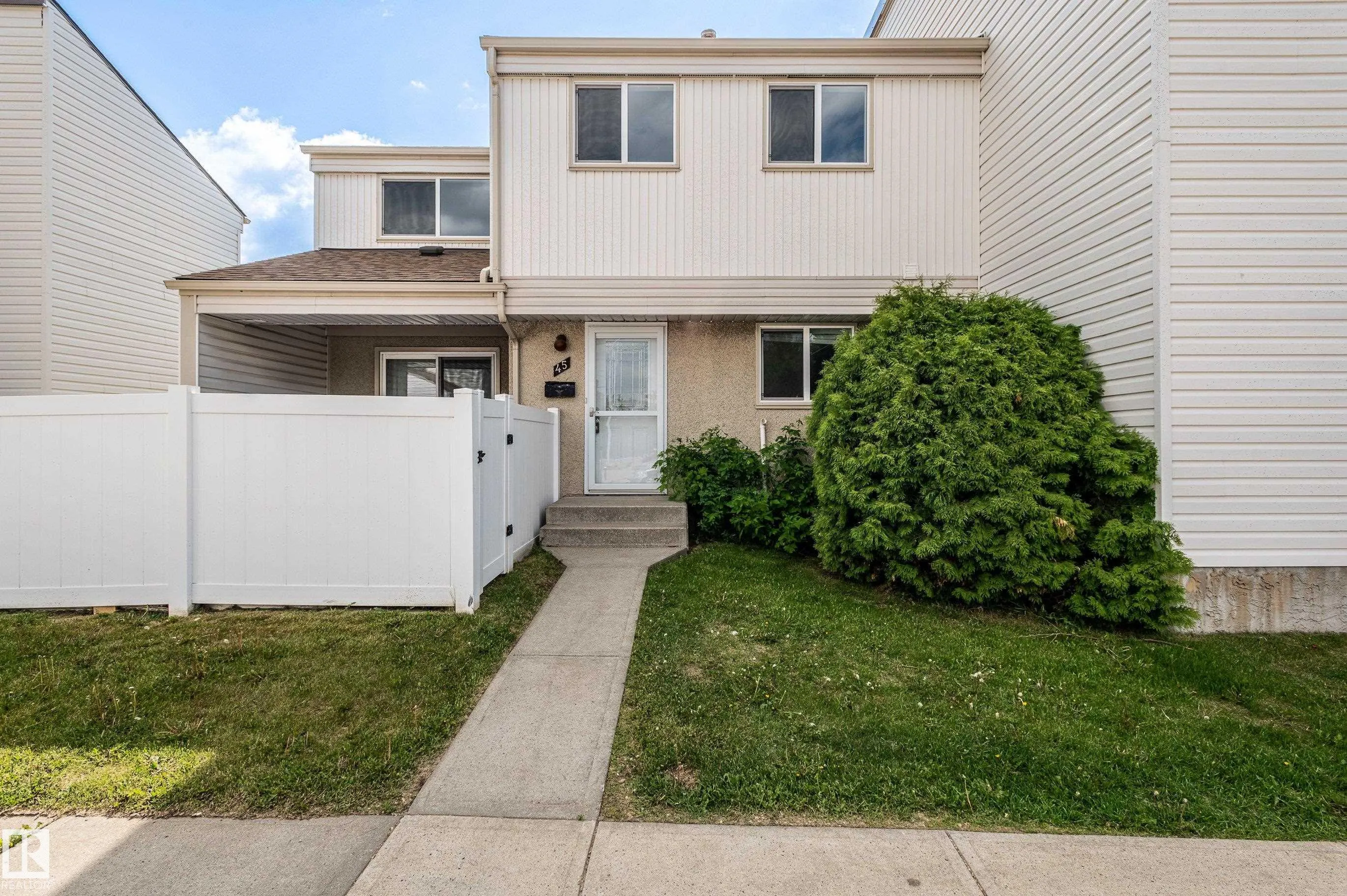 45 WOODVALE Village