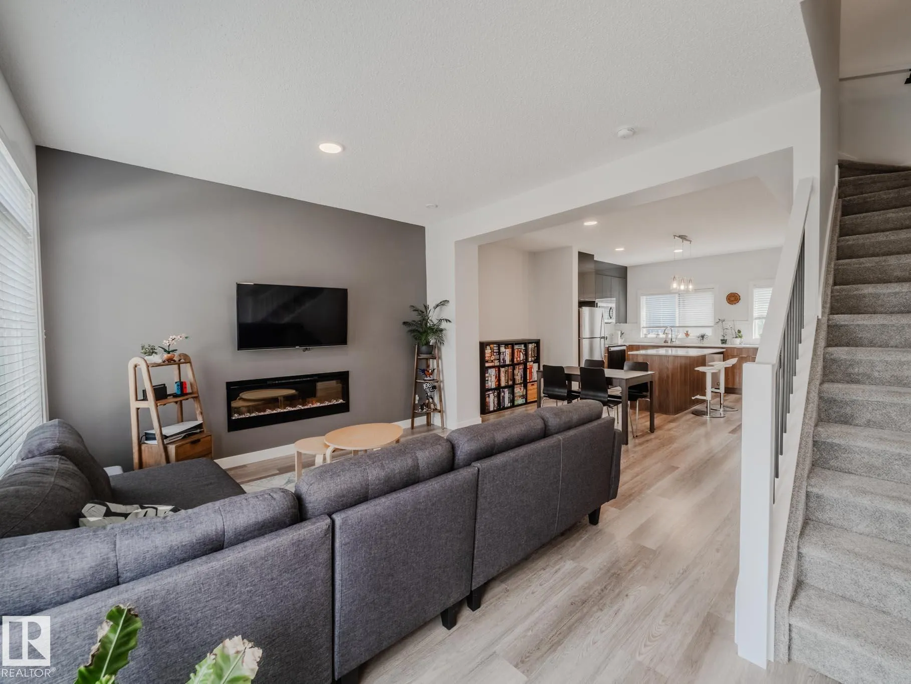 1010 RABBIT HILL Road
