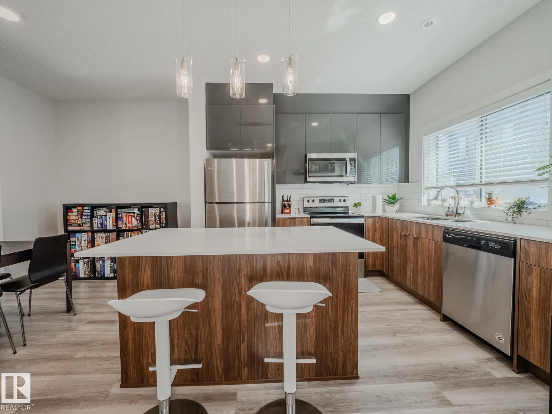 1010 RABBIT HILL Road