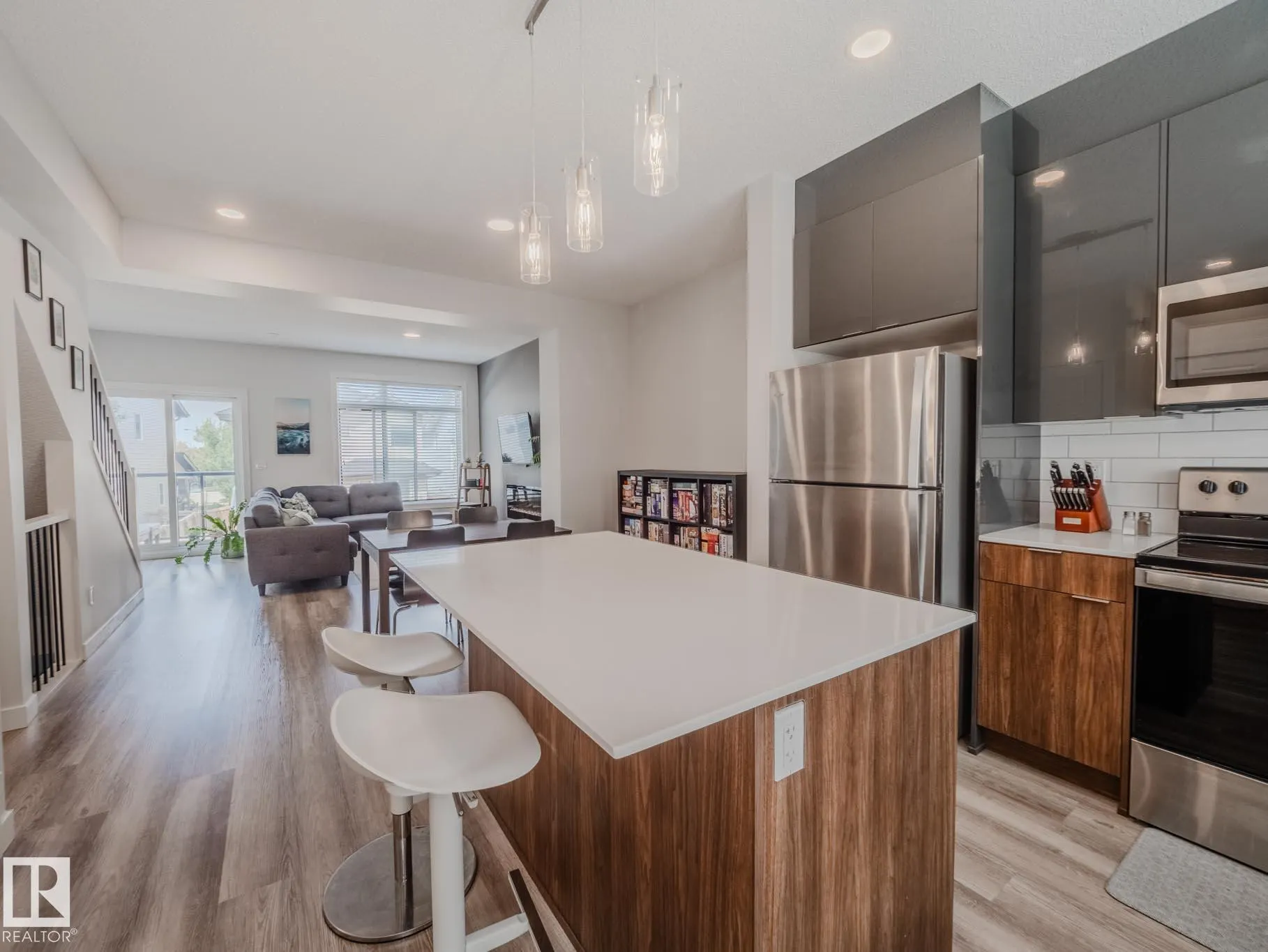 1010 RABBIT HILL Road