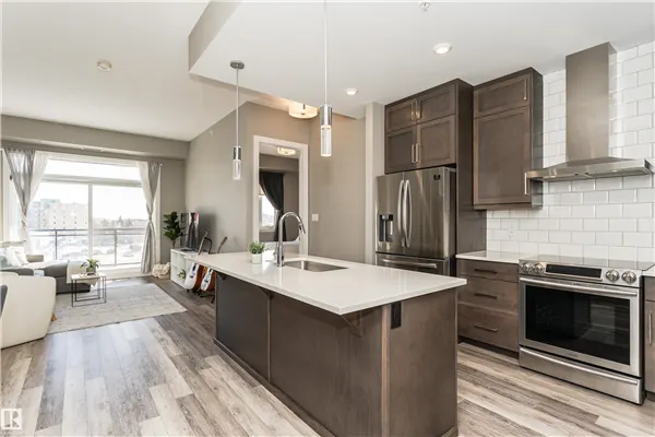 524 GRIESBACH Parade