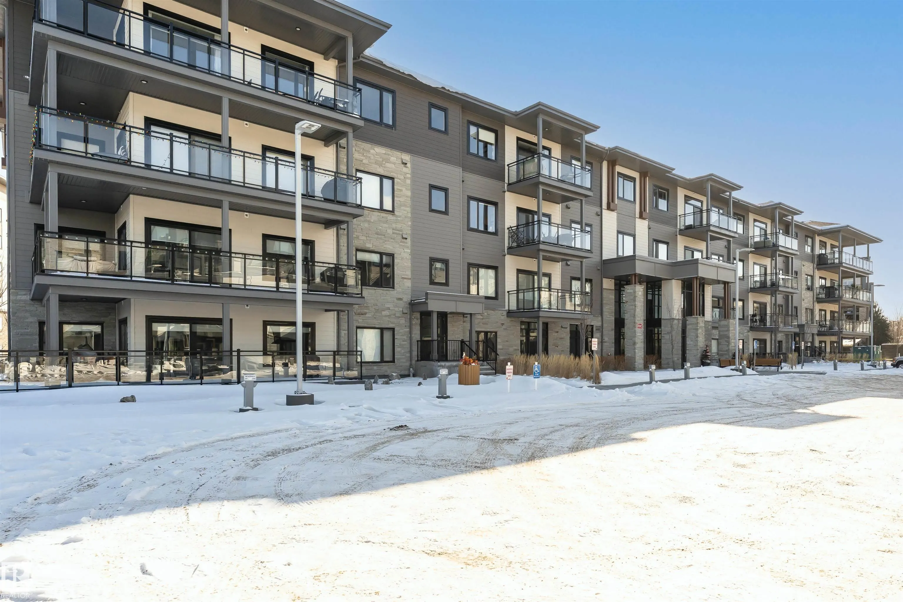 524 GRIESBACH Parade