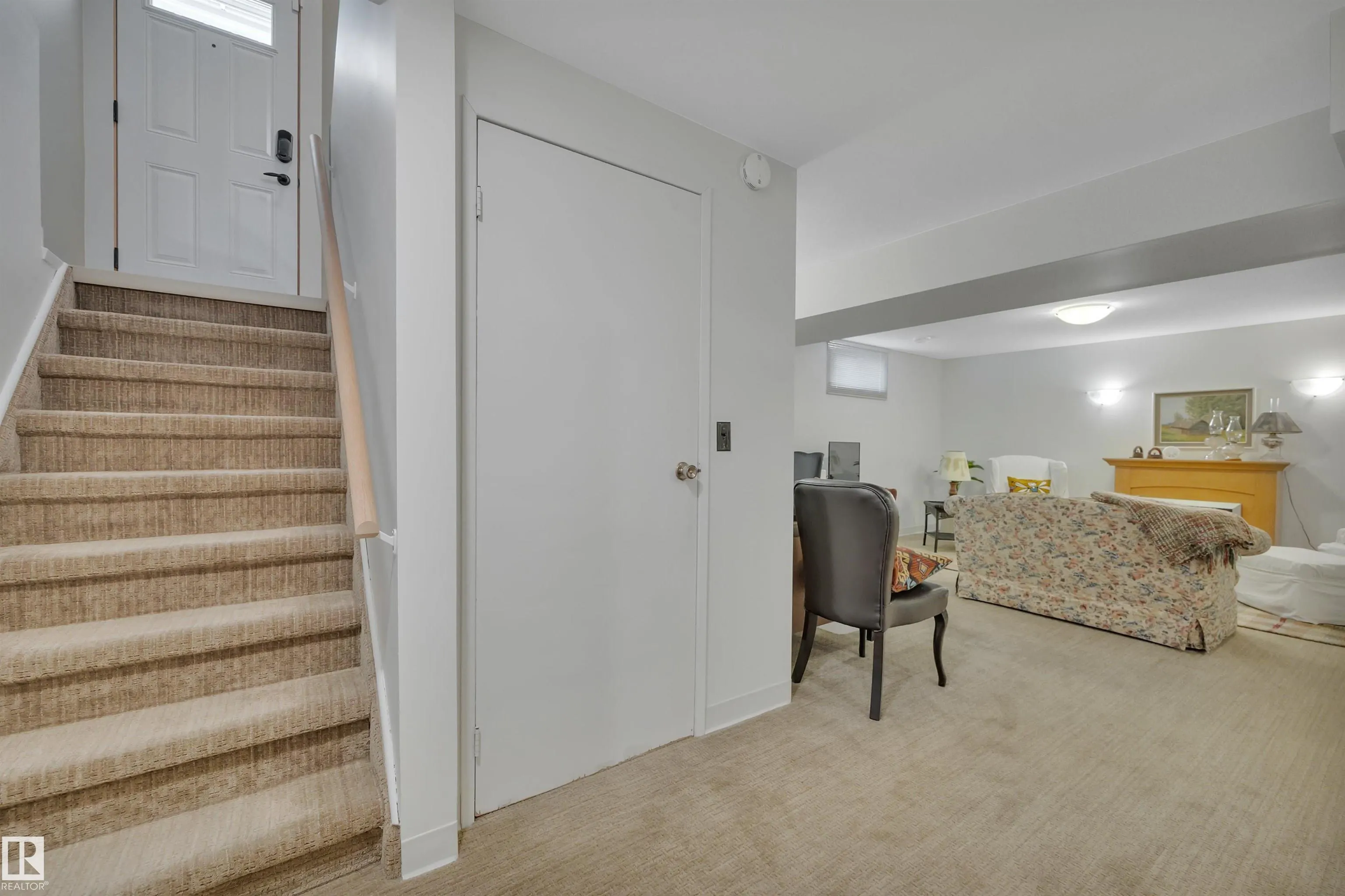 9 BURNHAM Avenue