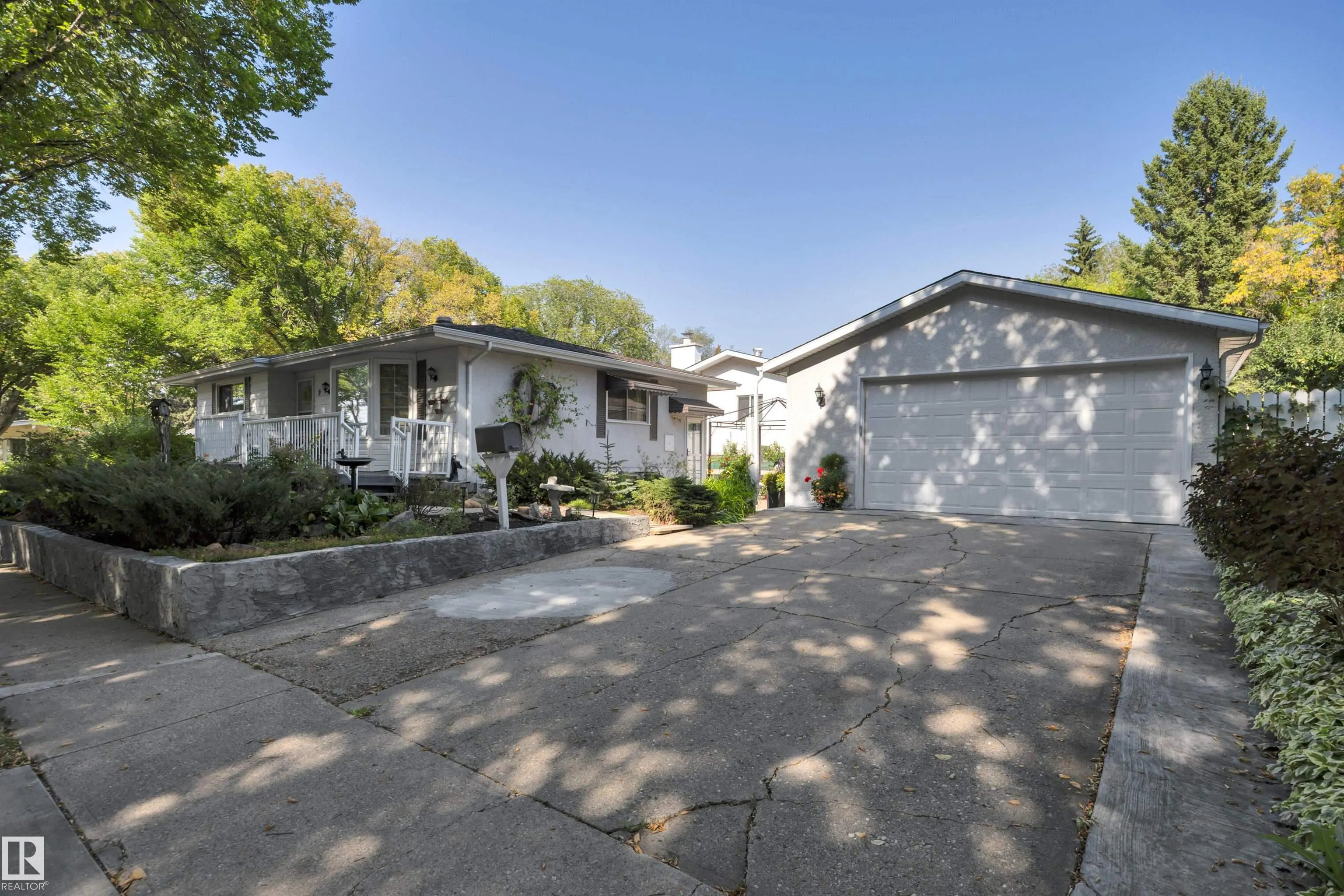 9 BURNHAM Avenue