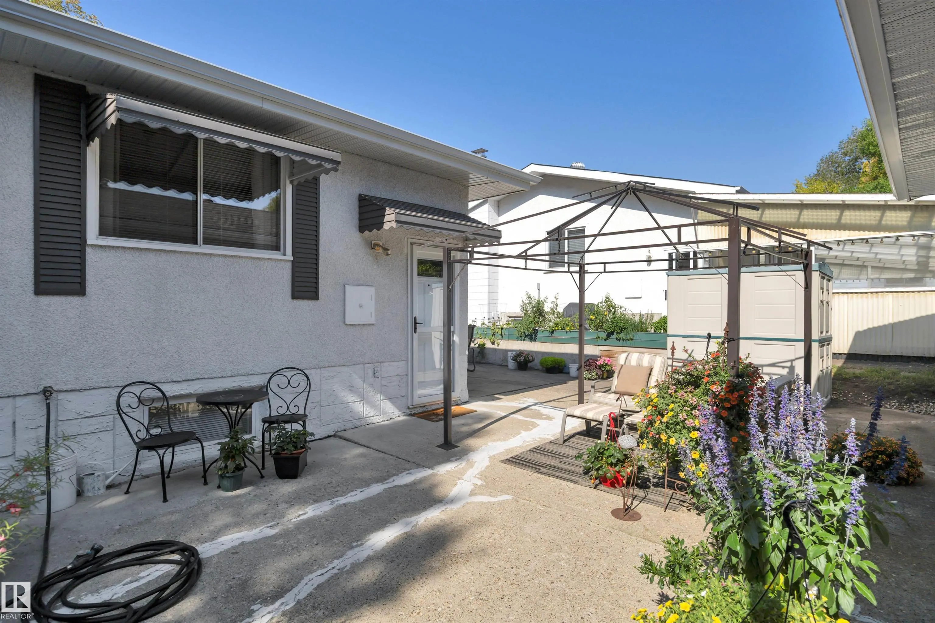 9 BURNHAM Avenue