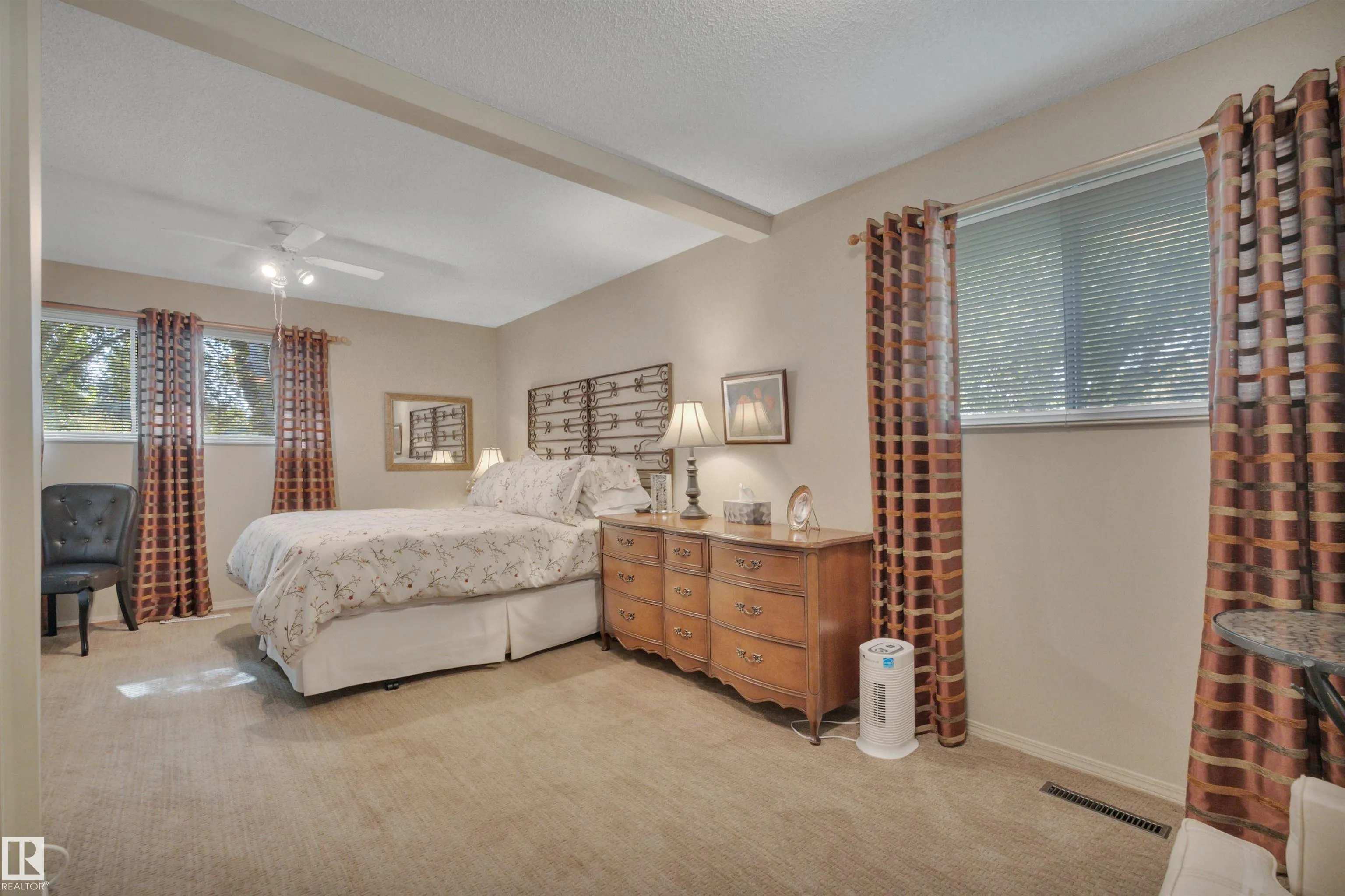 9 BURNHAM Avenue