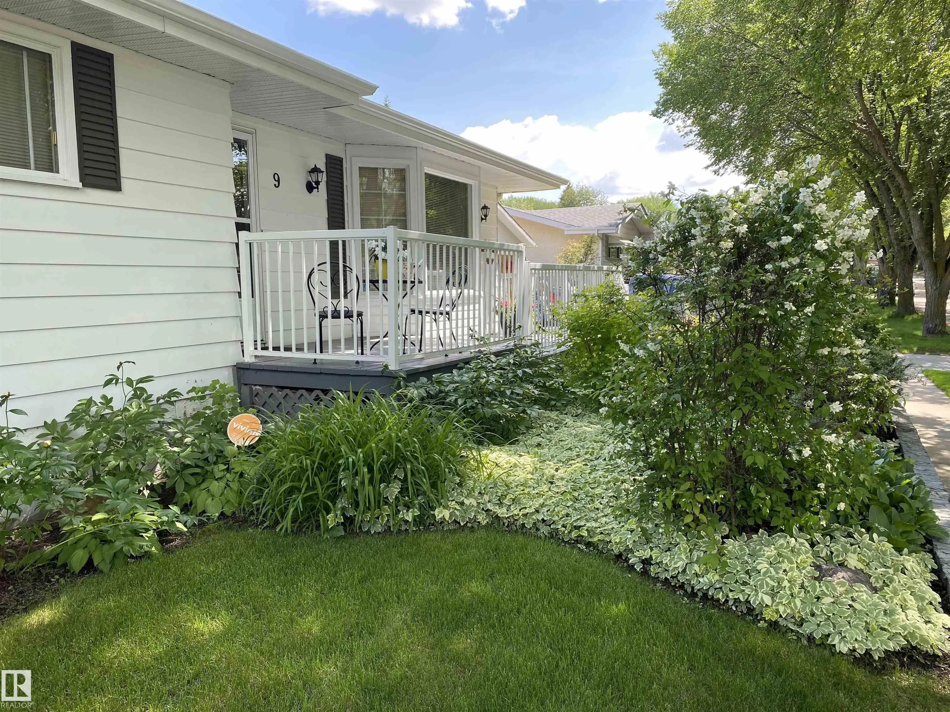 9 BURNHAM Avenue