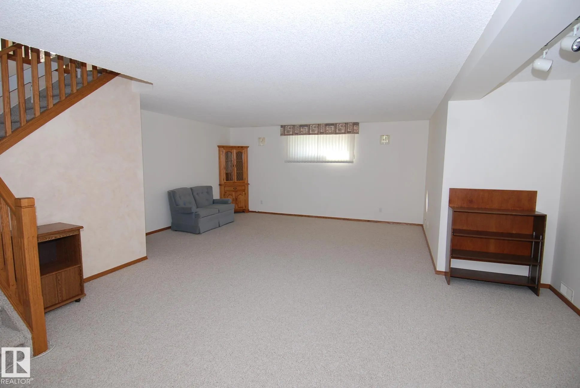 2 ALTON Drive