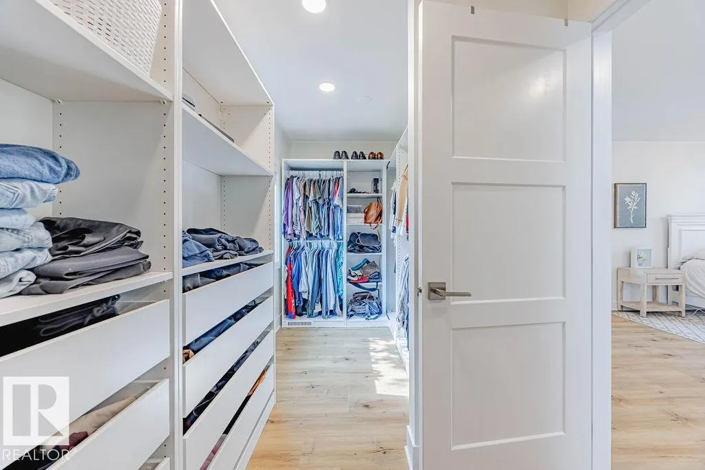 107 WEBER Close