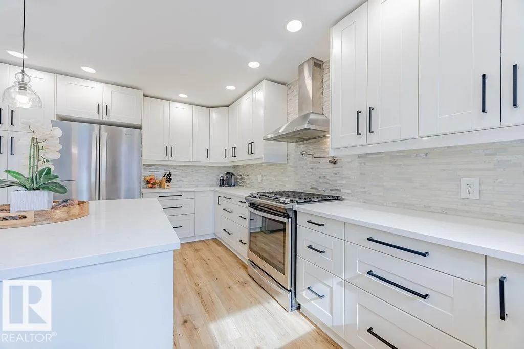 107 WEBER Close