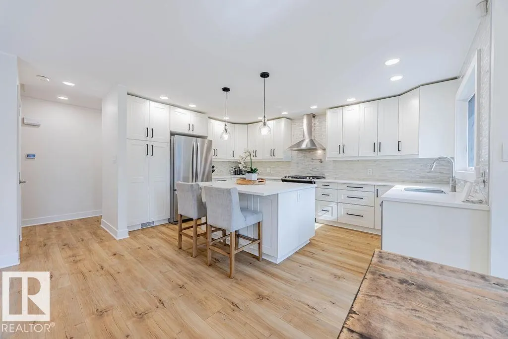 107 WEBER Close