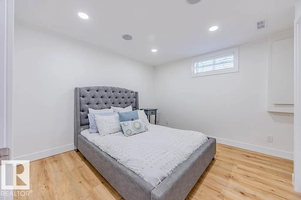 107 WEBER Close