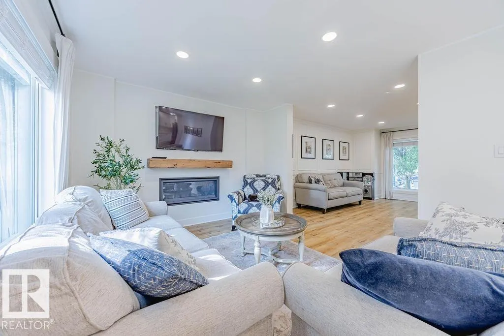 107 WEBER Close
