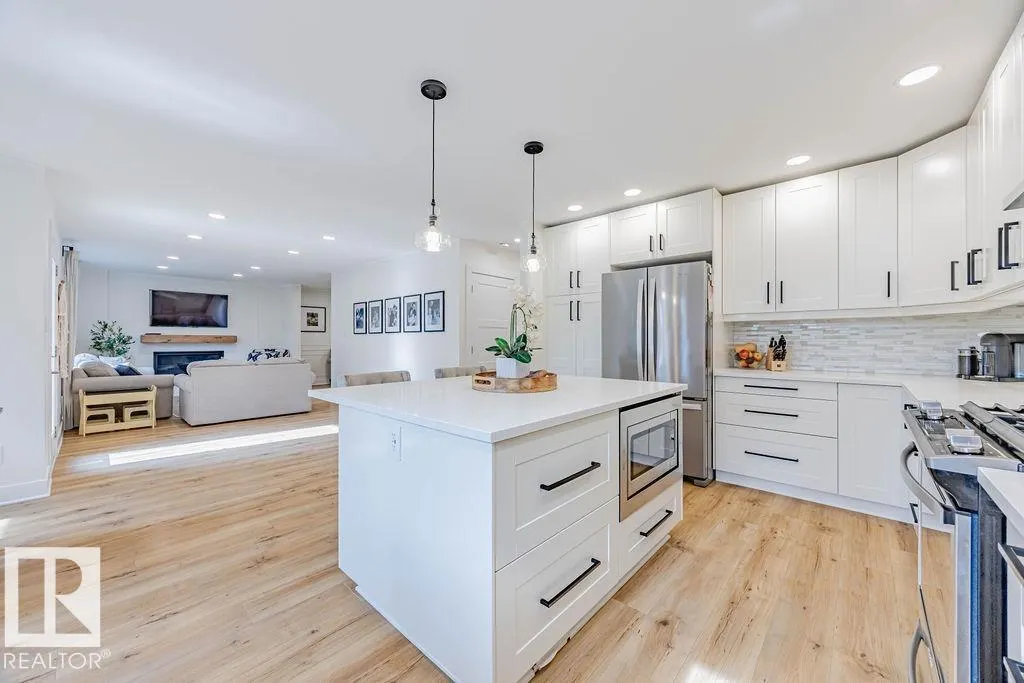 107 WEBER Close