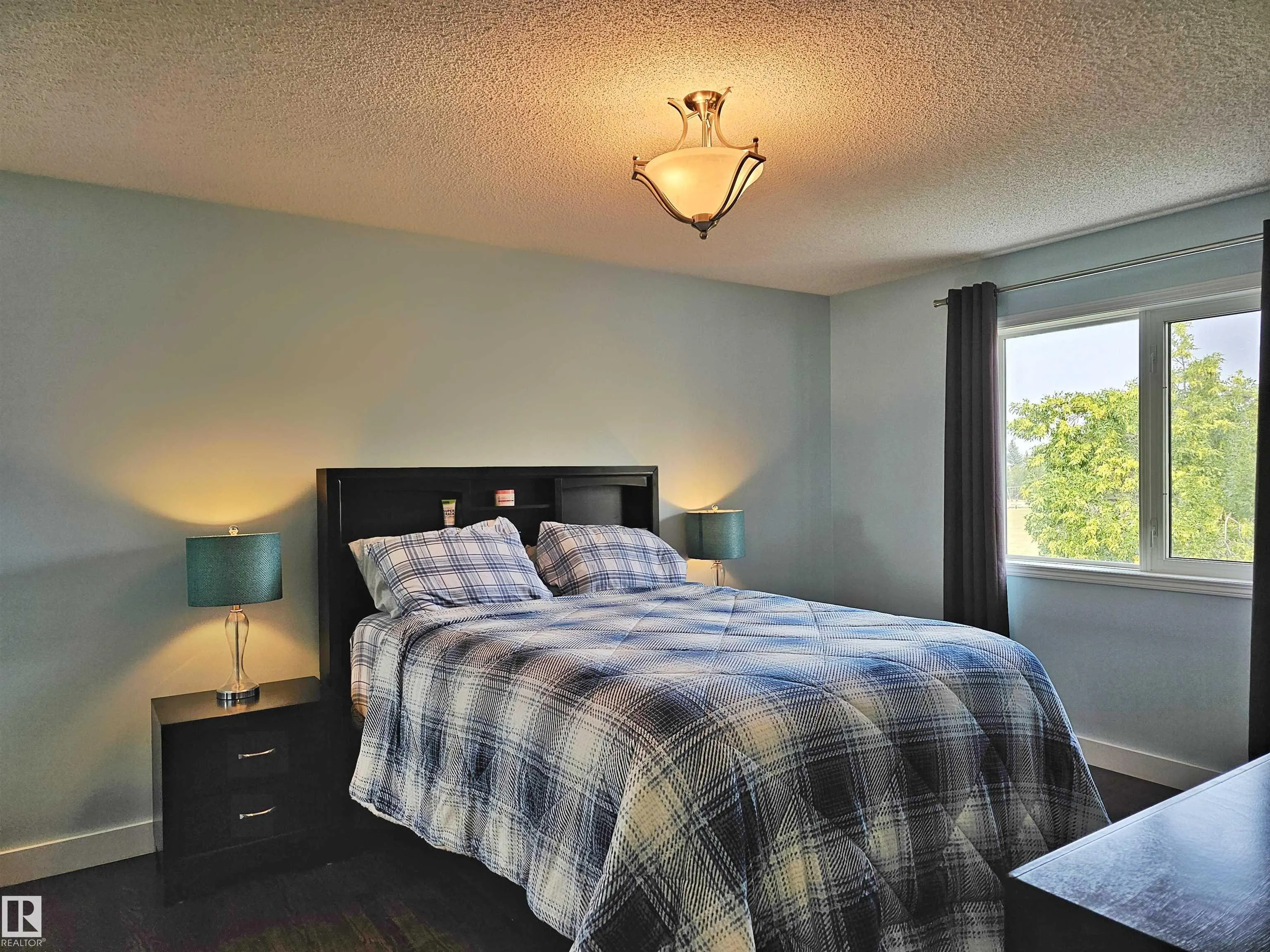 49 DUNFIELD Crescent