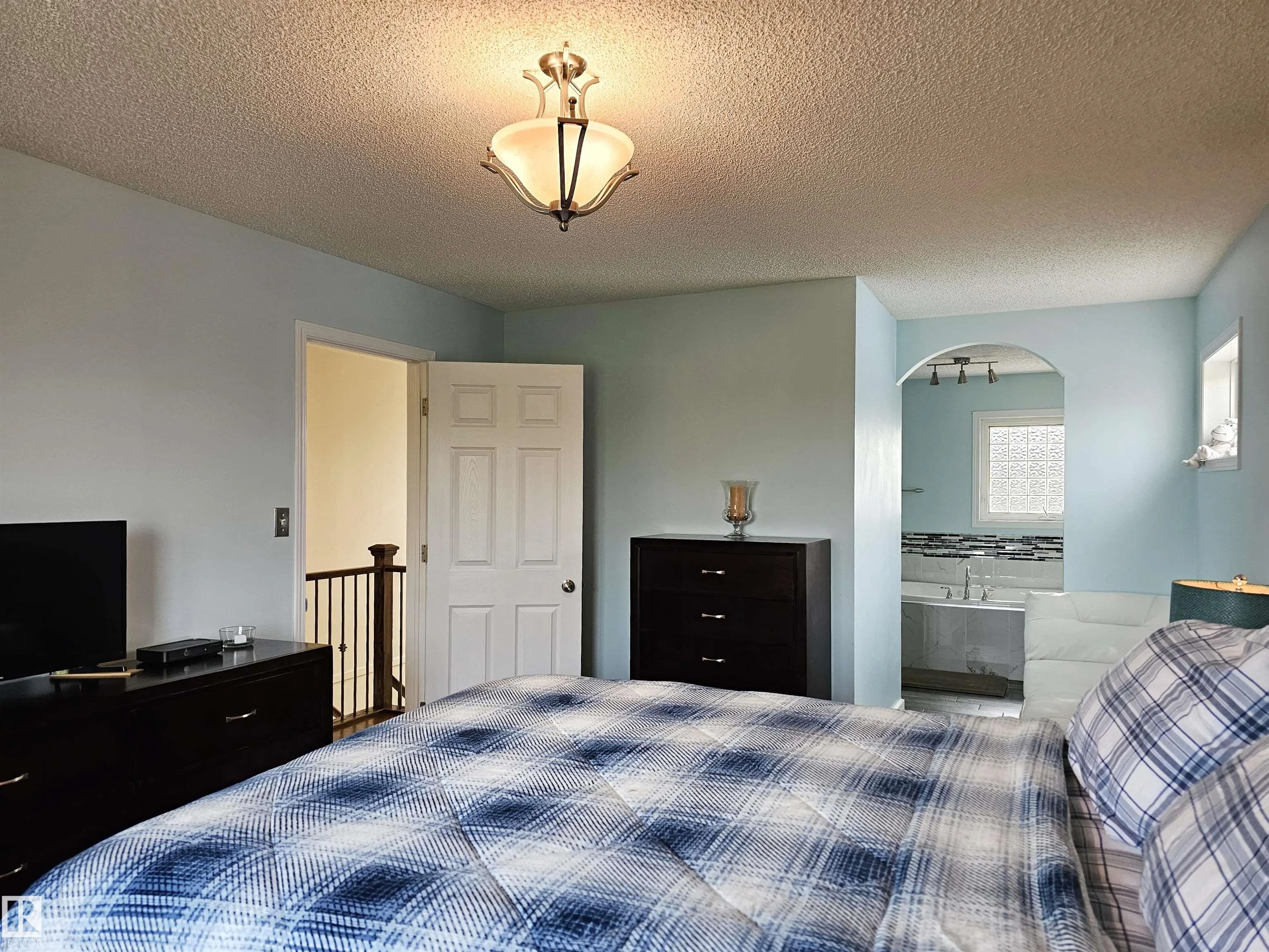 49 DUNFIELD Crescent