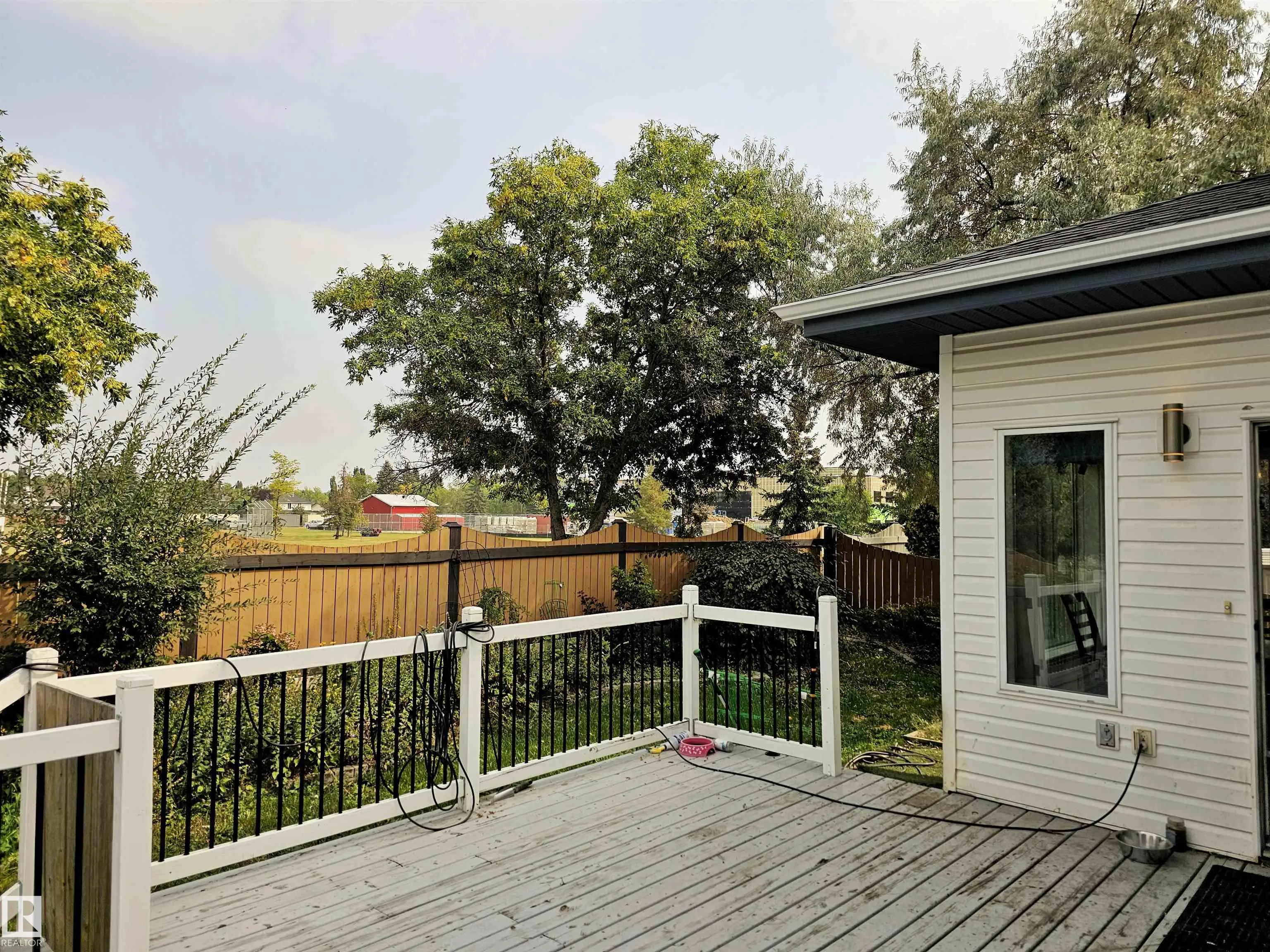49 DUNFIELD Crescent