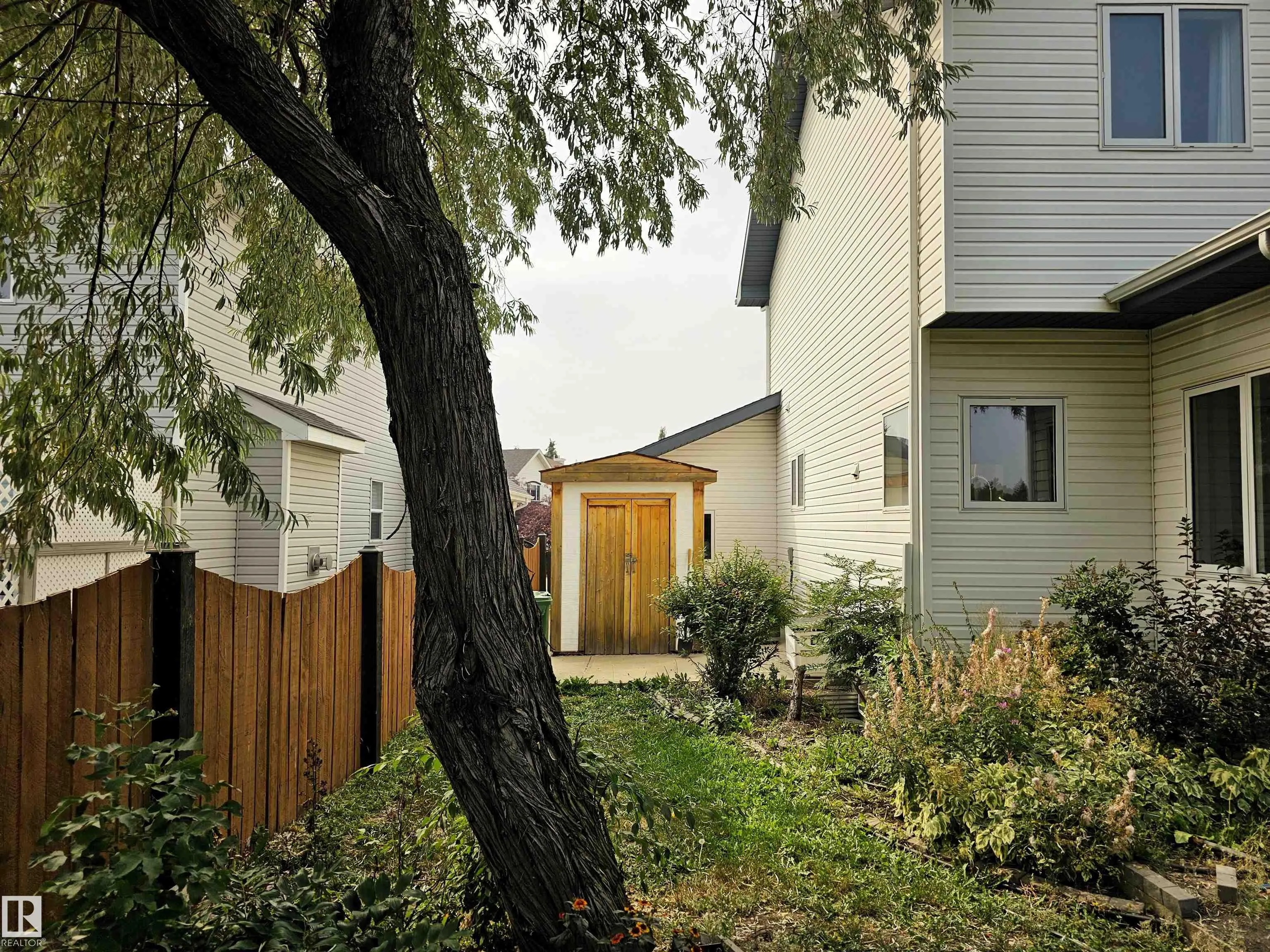 49 DUNFIELD Crescent