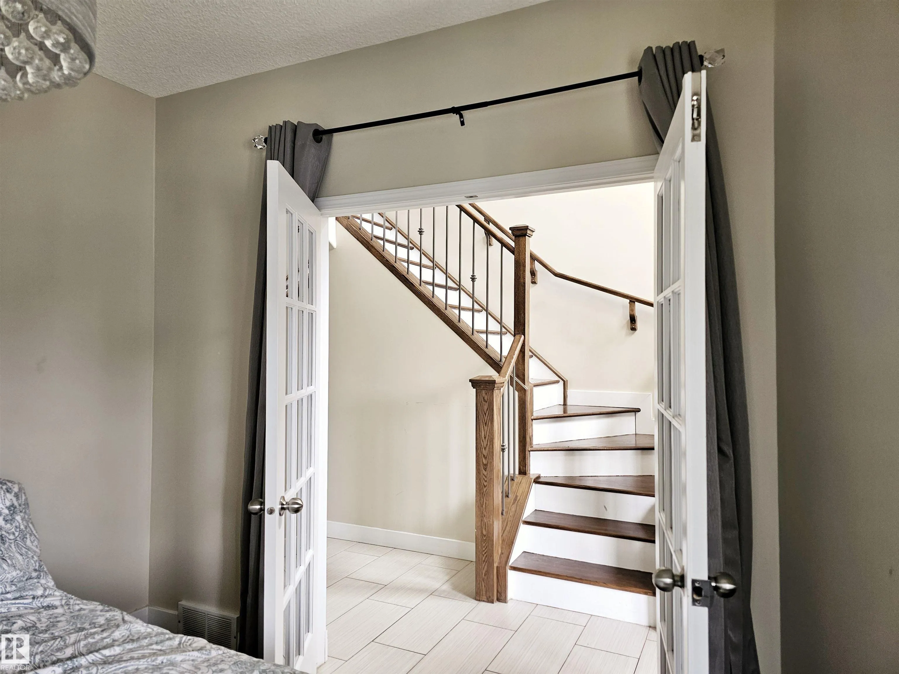 49 DUNFIELD Crescent