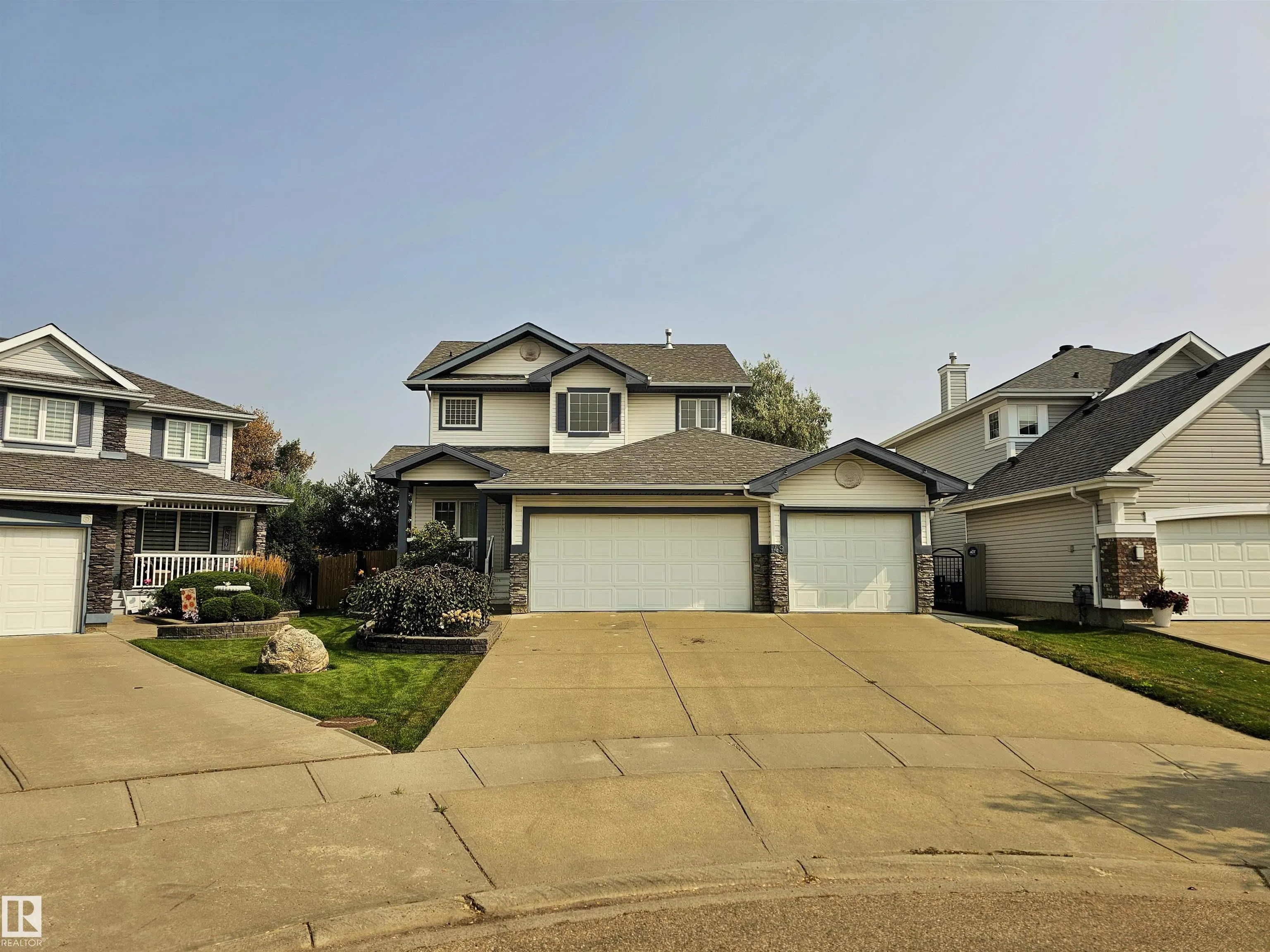 49 DUNFIELD Crescent