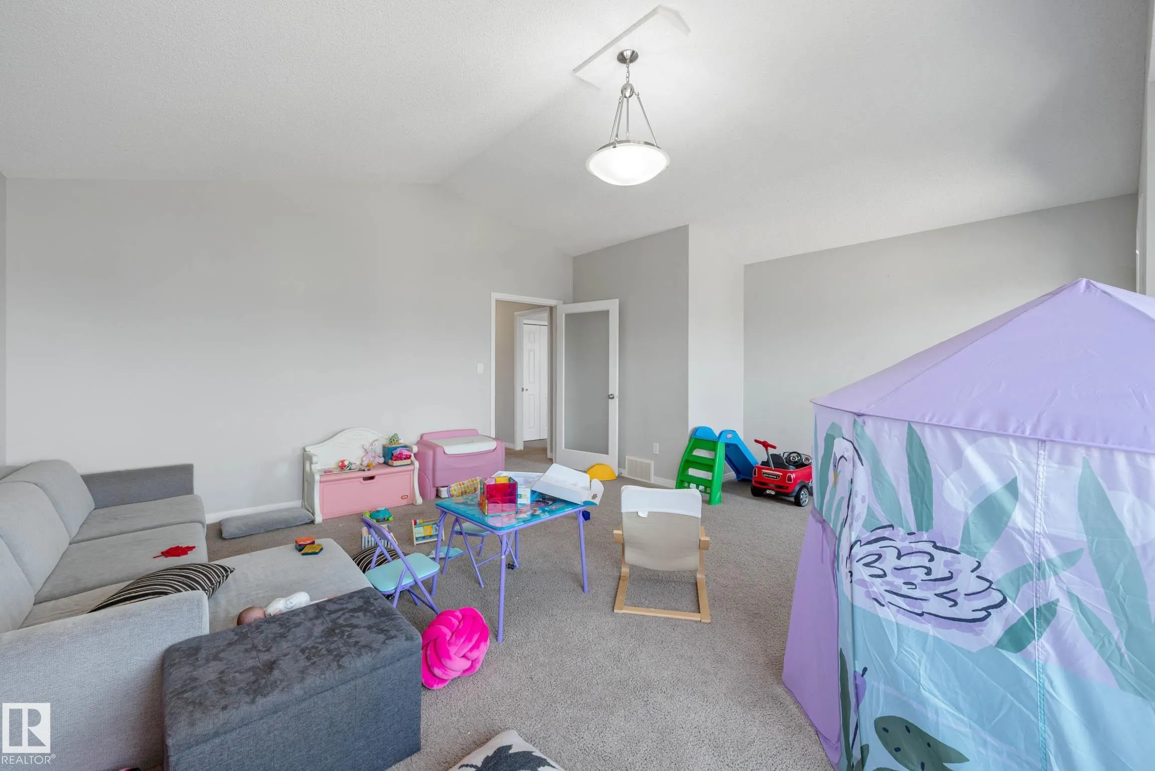379 Reynalds Court